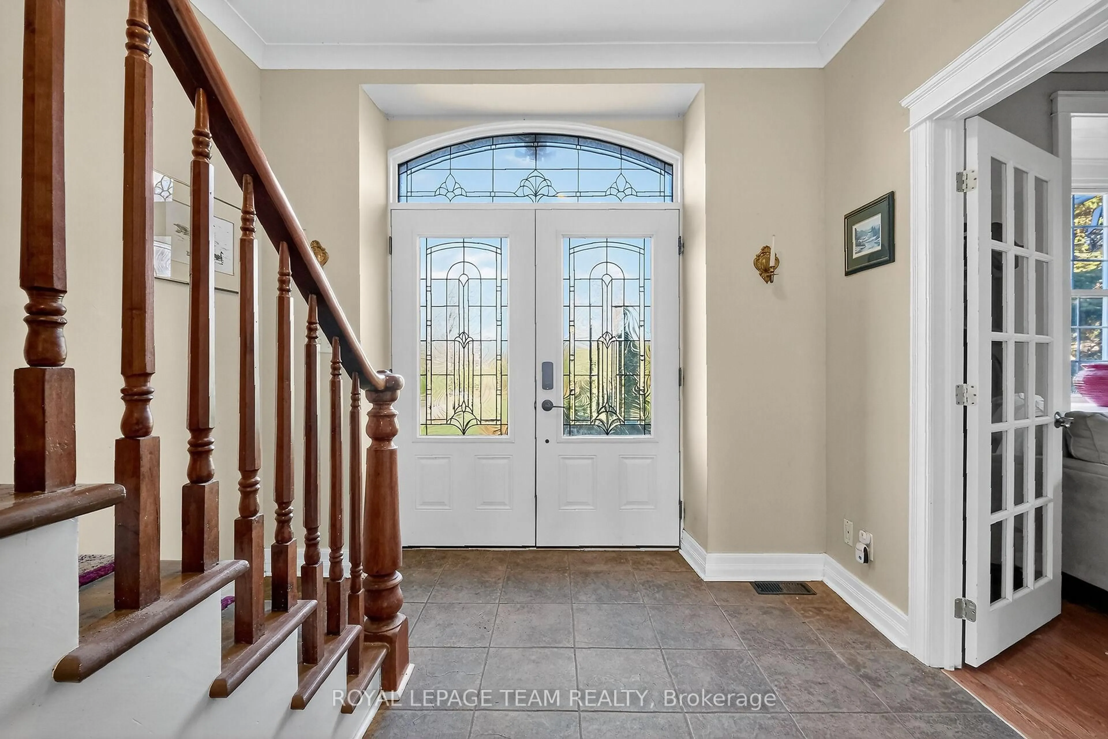Indoor entryway for 15 Bass Rd, Elizabethtown-Kitley Ontario K0G 1L0