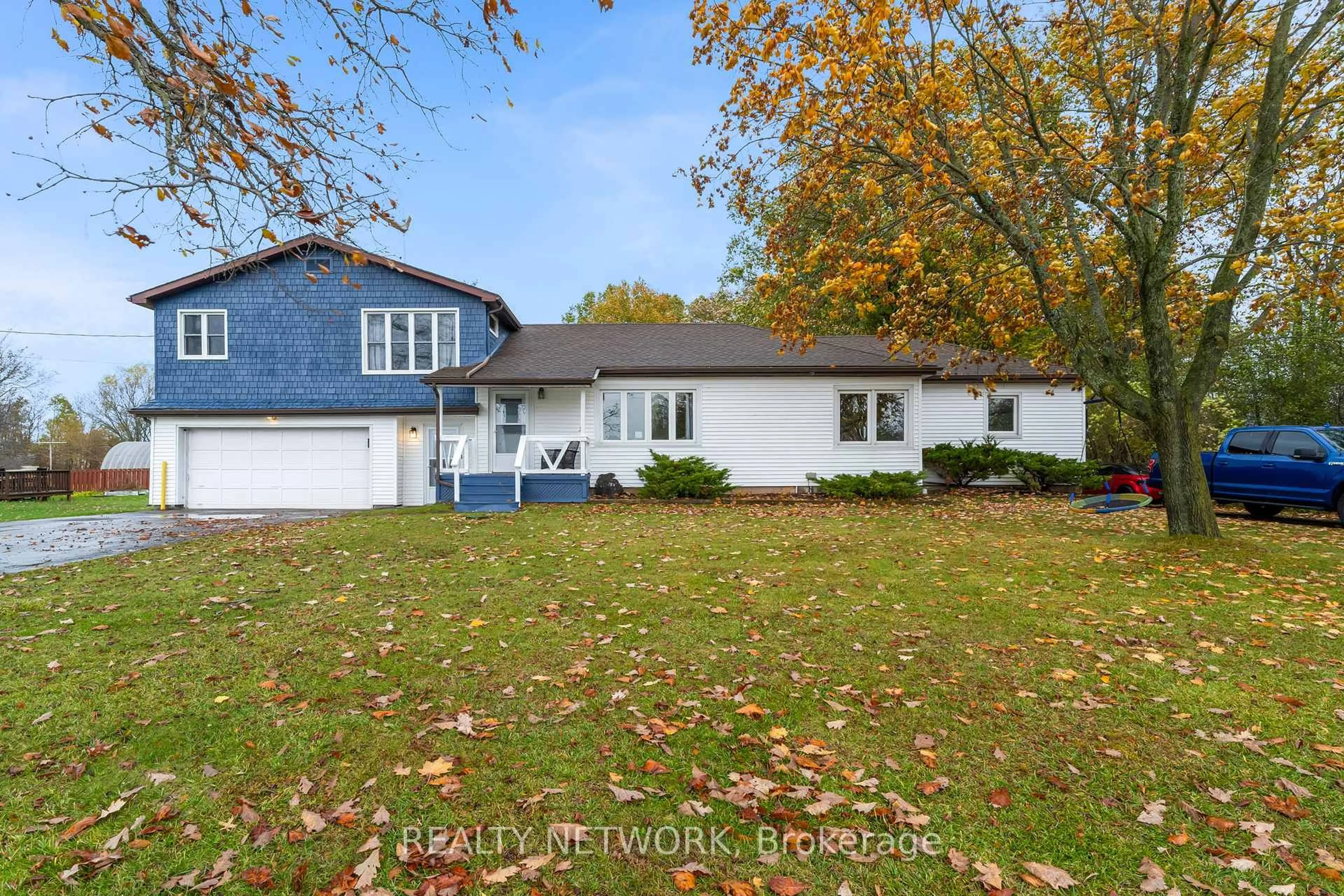 A pic from outside/outdoor area/front of a property/back of a property/a pic from drone, unknown for 10042 Wiiloughby Dr, Niagara Falls Ontario L2E 6S6