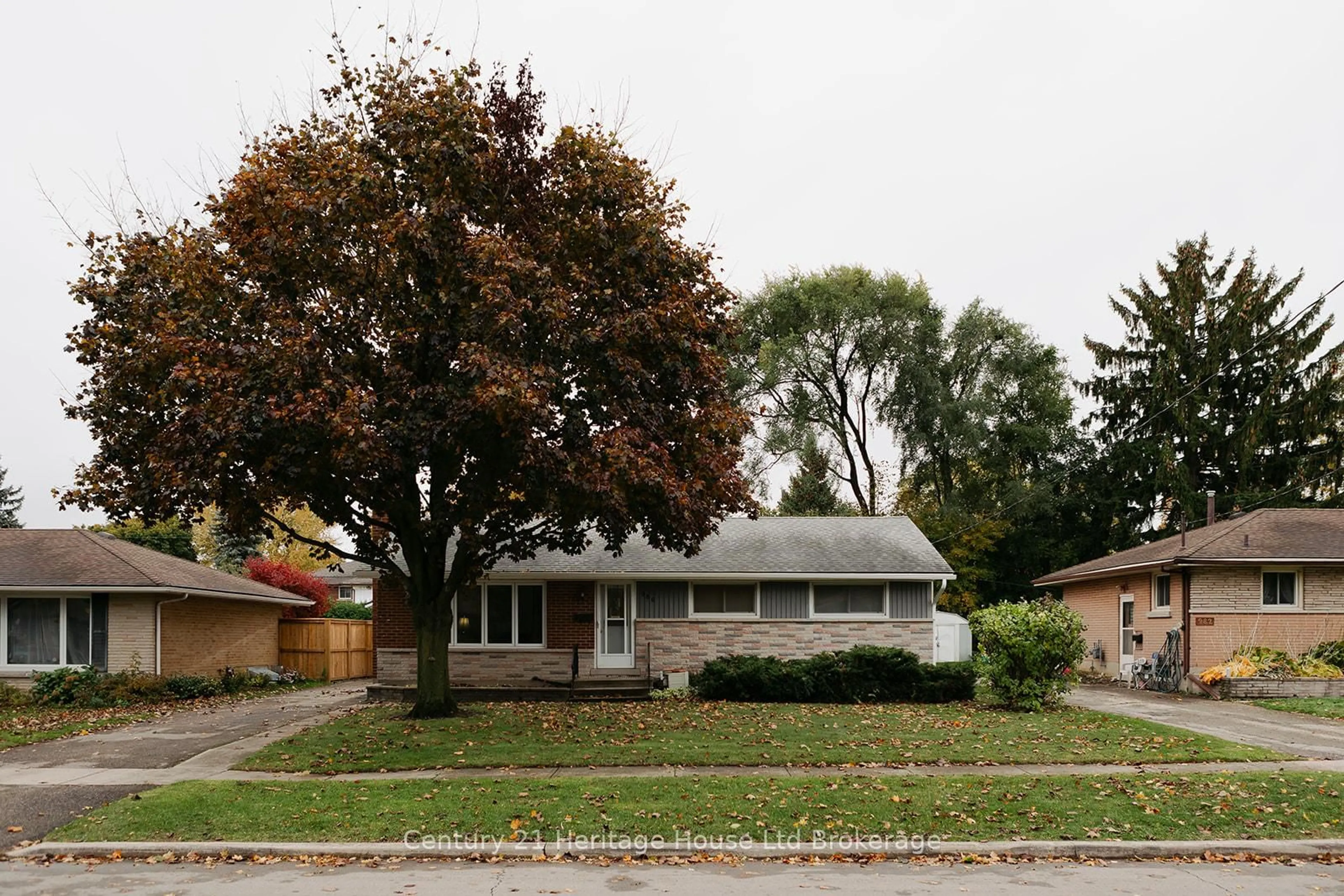 Home with brick exterior material, street for 986 Braeside St, Woodstock Ontario N4S 4T4