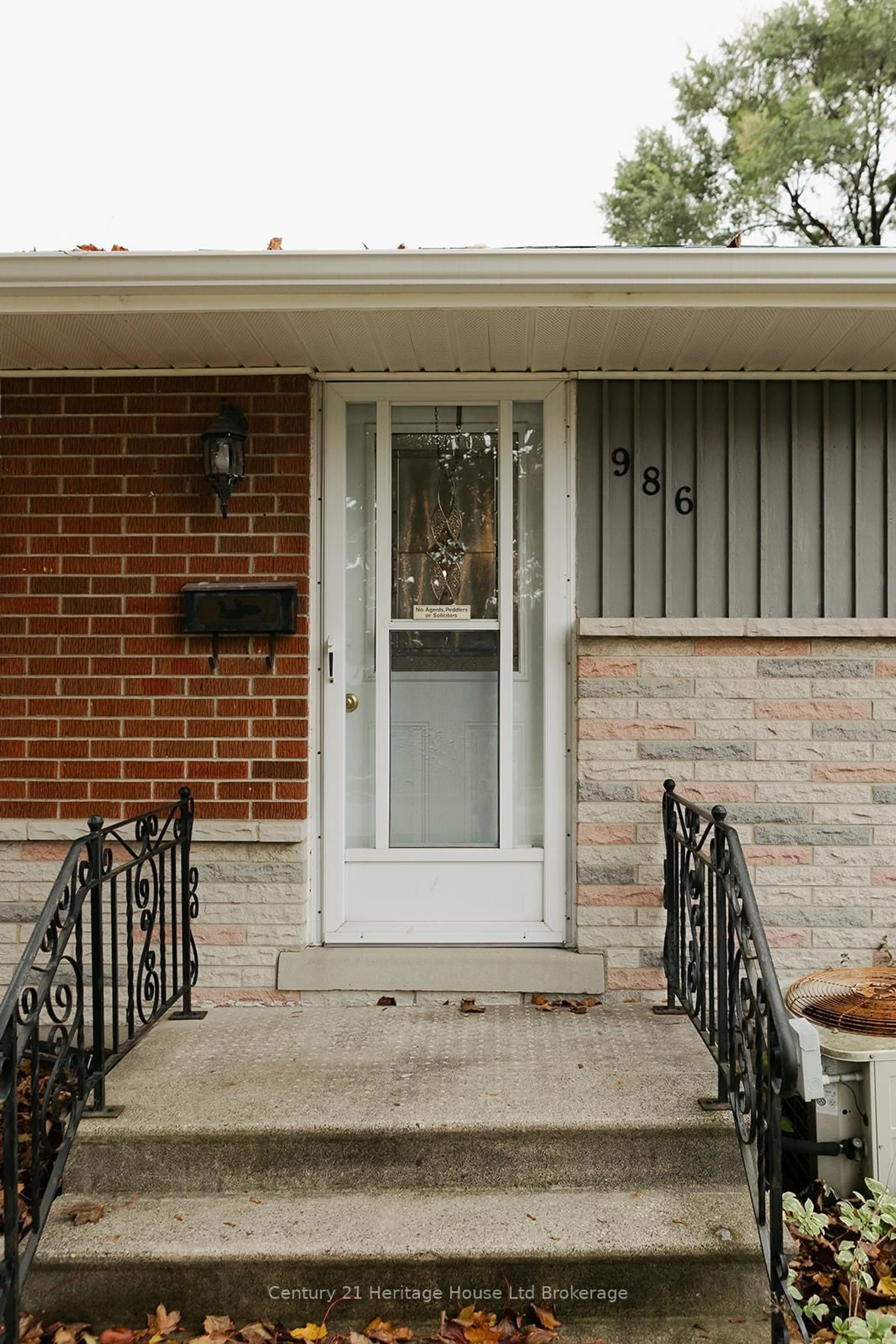 Home with brick exterior material, street for 986 Braeside St, Woodstock Ontario N4S 4T4