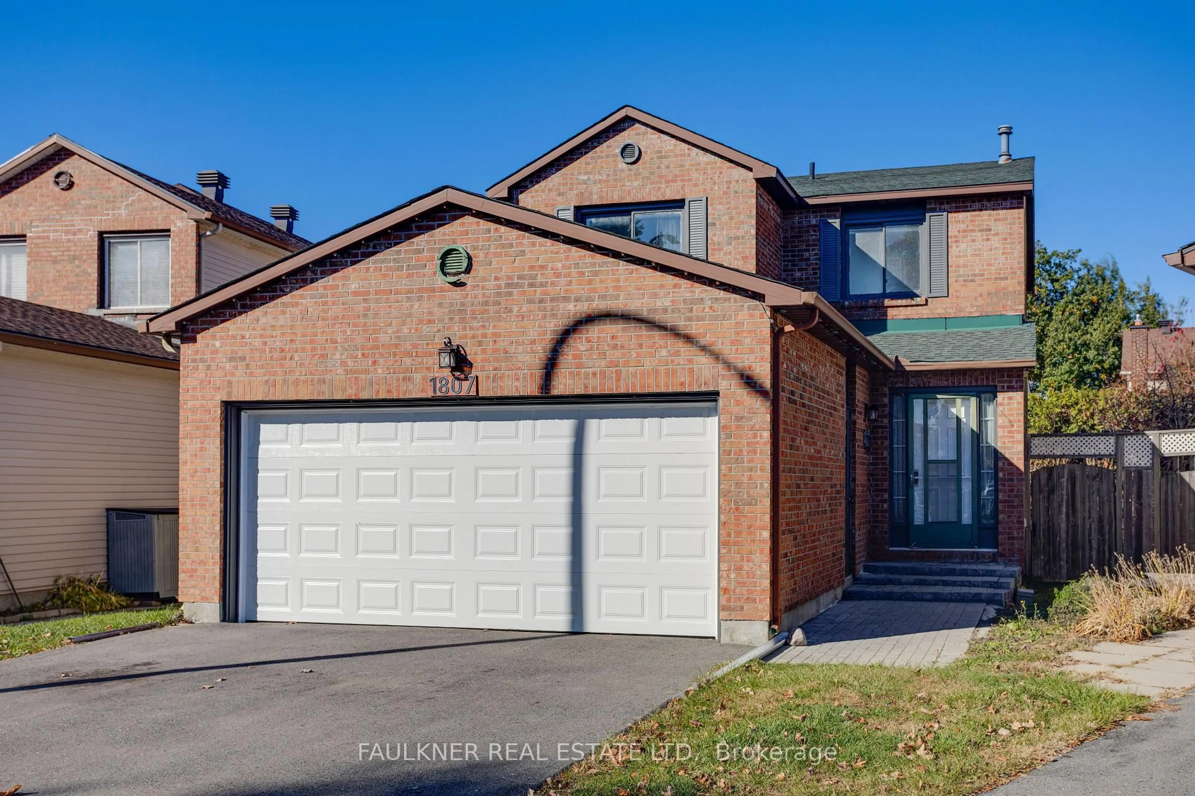 Home with brick exterior material, street for 1807 Brousseau Cres, Ottawa Ontario K1C 2Y5