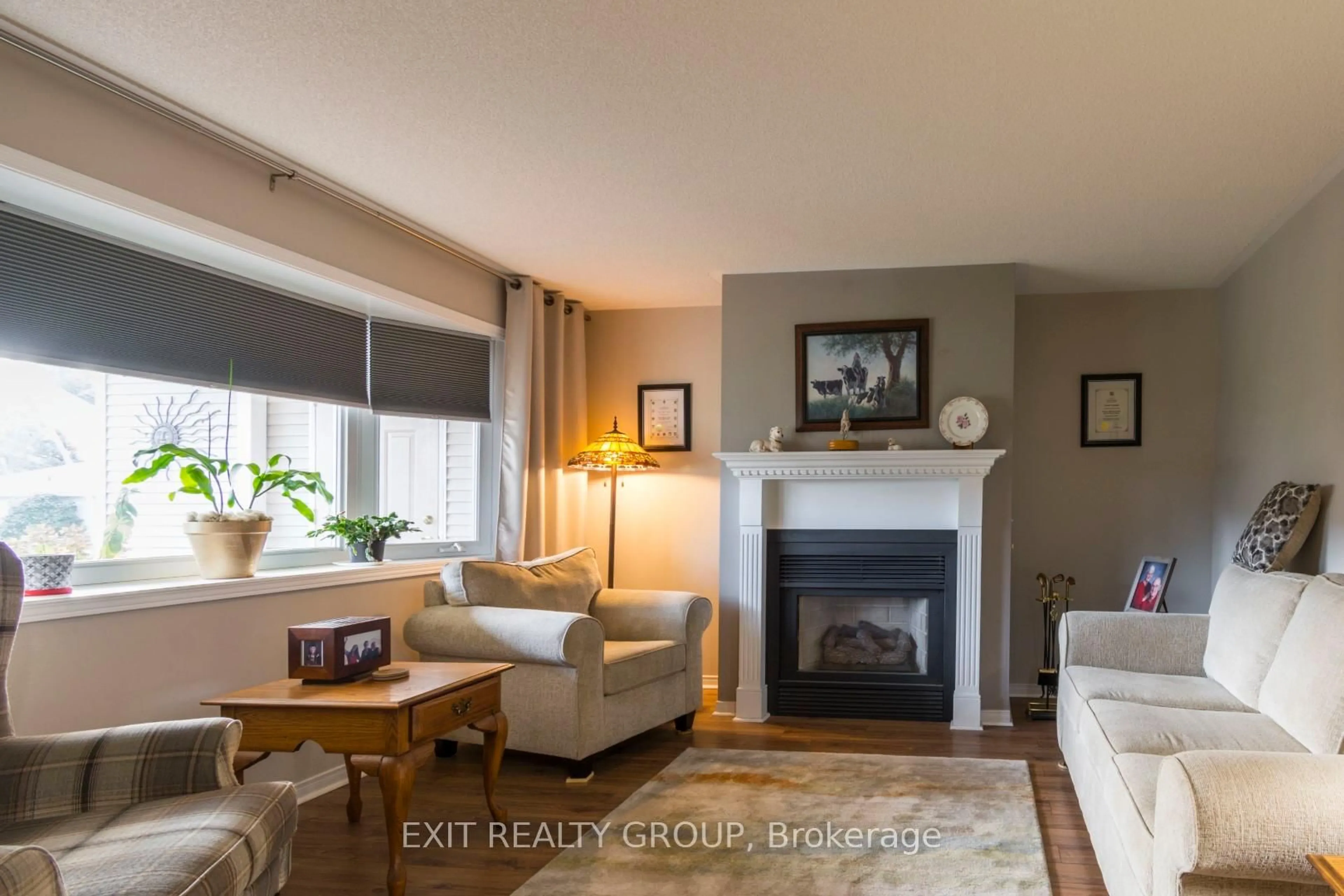 Living room with furniture, unknown for 36 Cretney Dr, Prince Edward County Ontario K0K 3L0