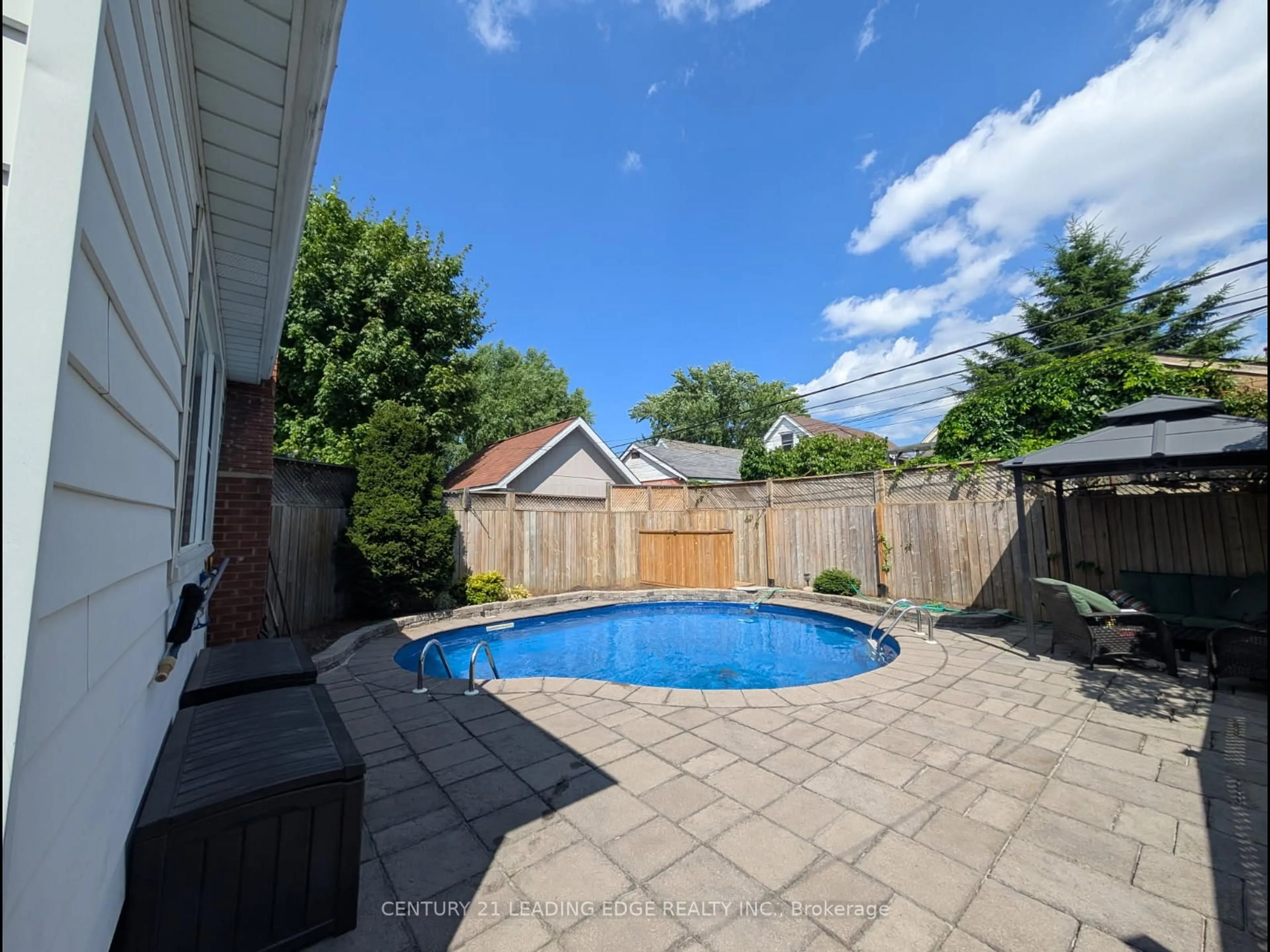 Unknown for 215 Wexford Ave, Hamilton Ontario L8K 2P1