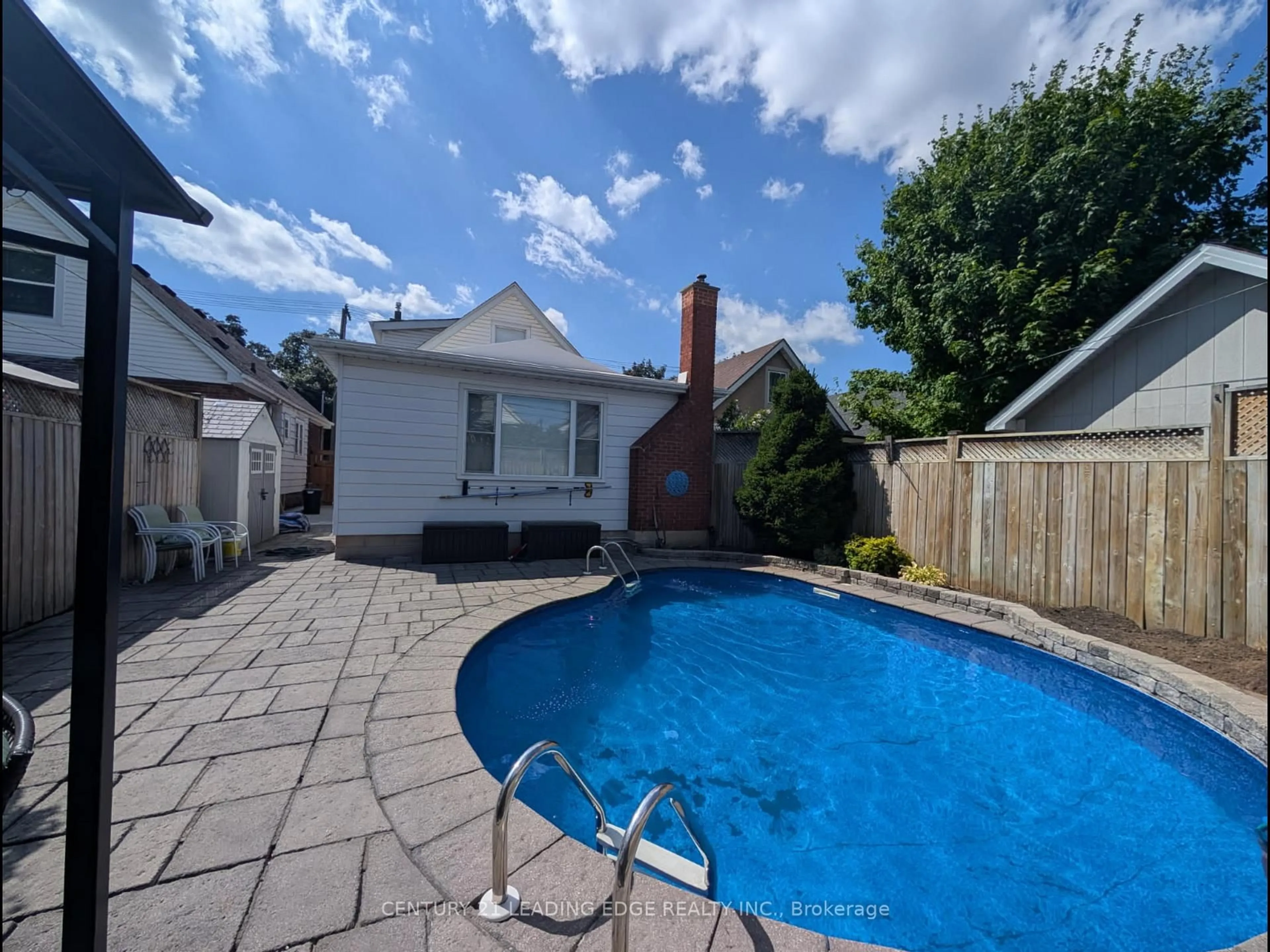 Unknown for 215 Wexford Ave, Hamilton Ontario L8K 2P1