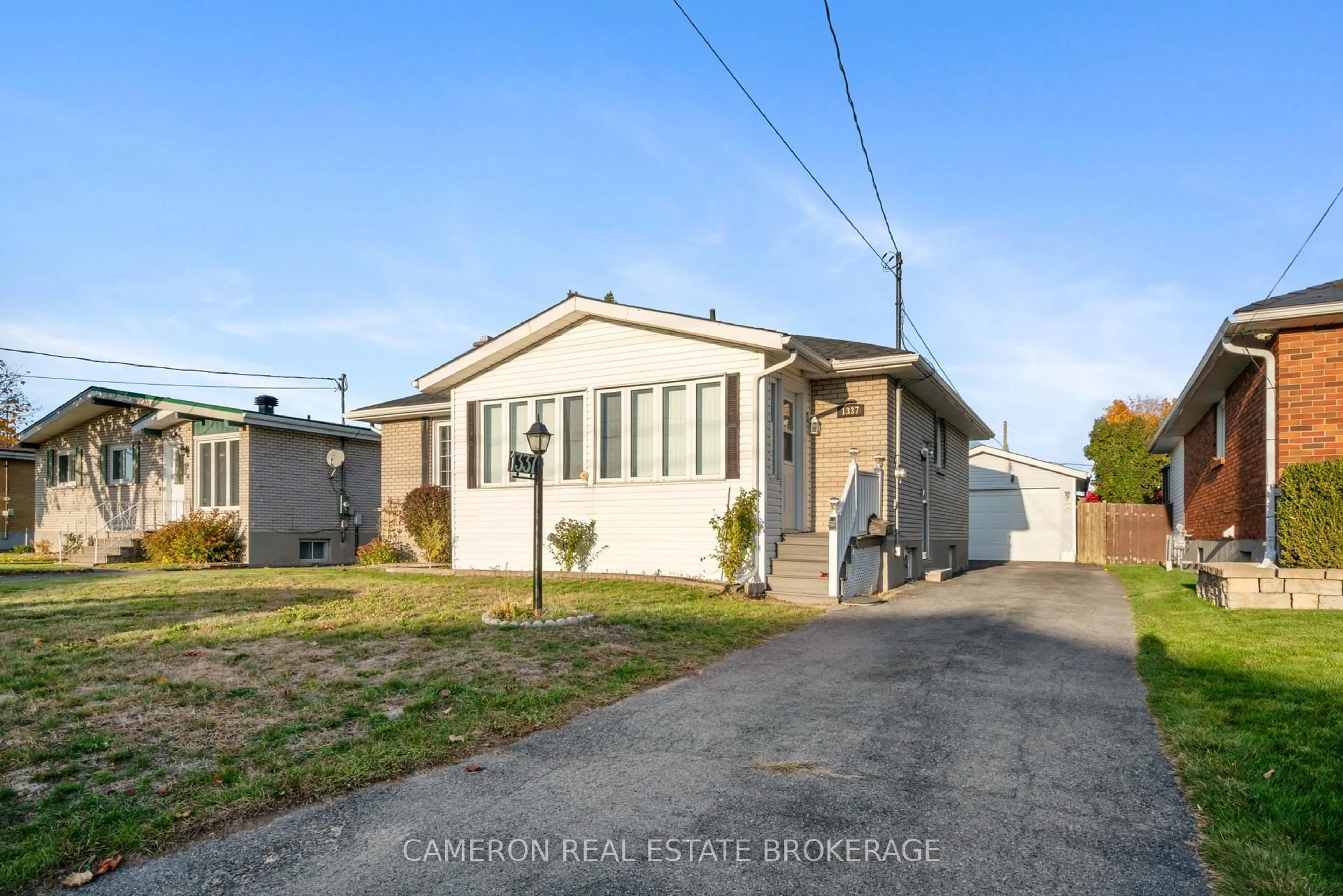 A pic from outside/outdoor area/front of a property/back of a property/a pic from drone, street for 1337 Julie St, Cornwall Ontario K6H 3M1