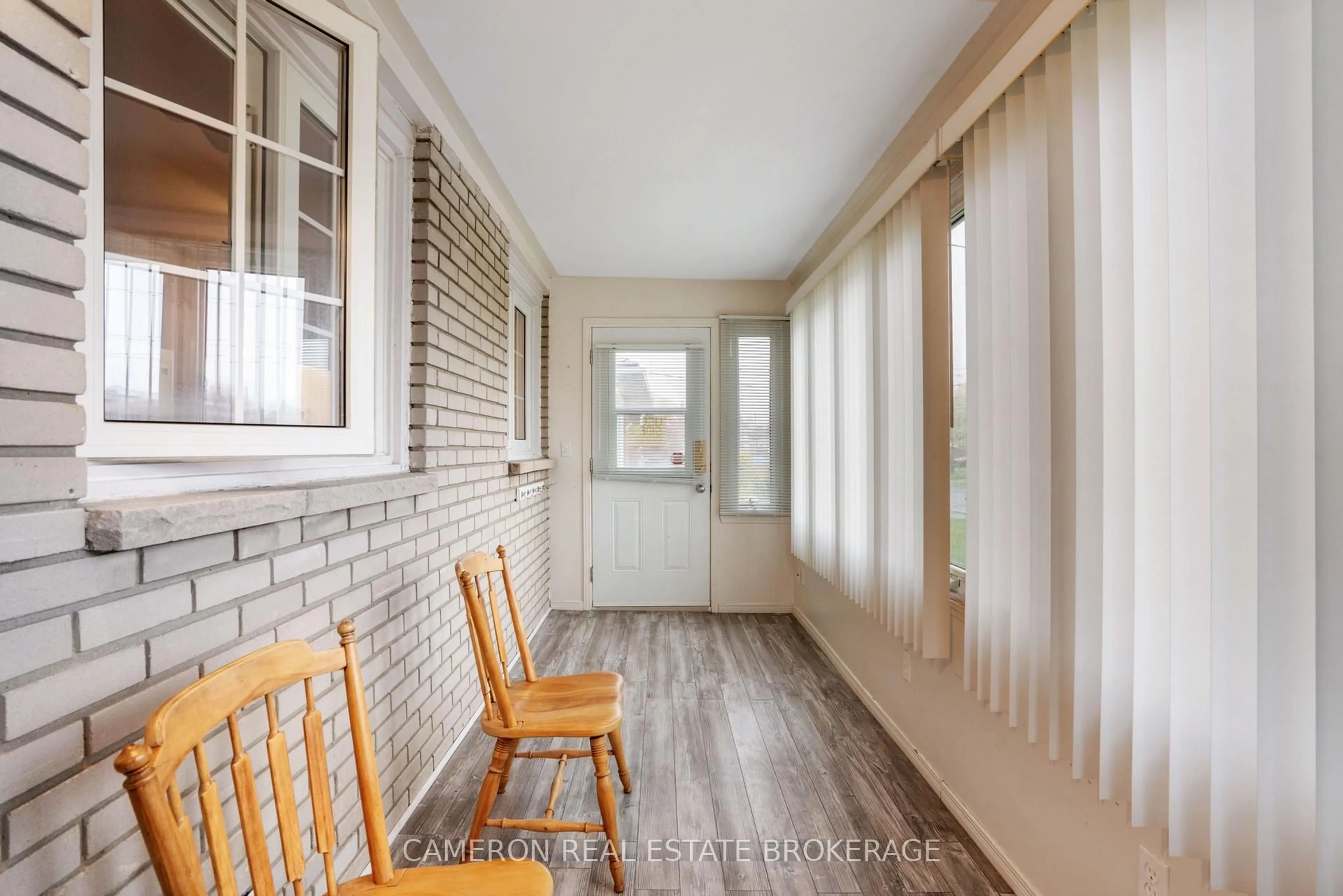 Indoor entryway for 1337 Julie St, Cornwall Ontario K6H 3M1