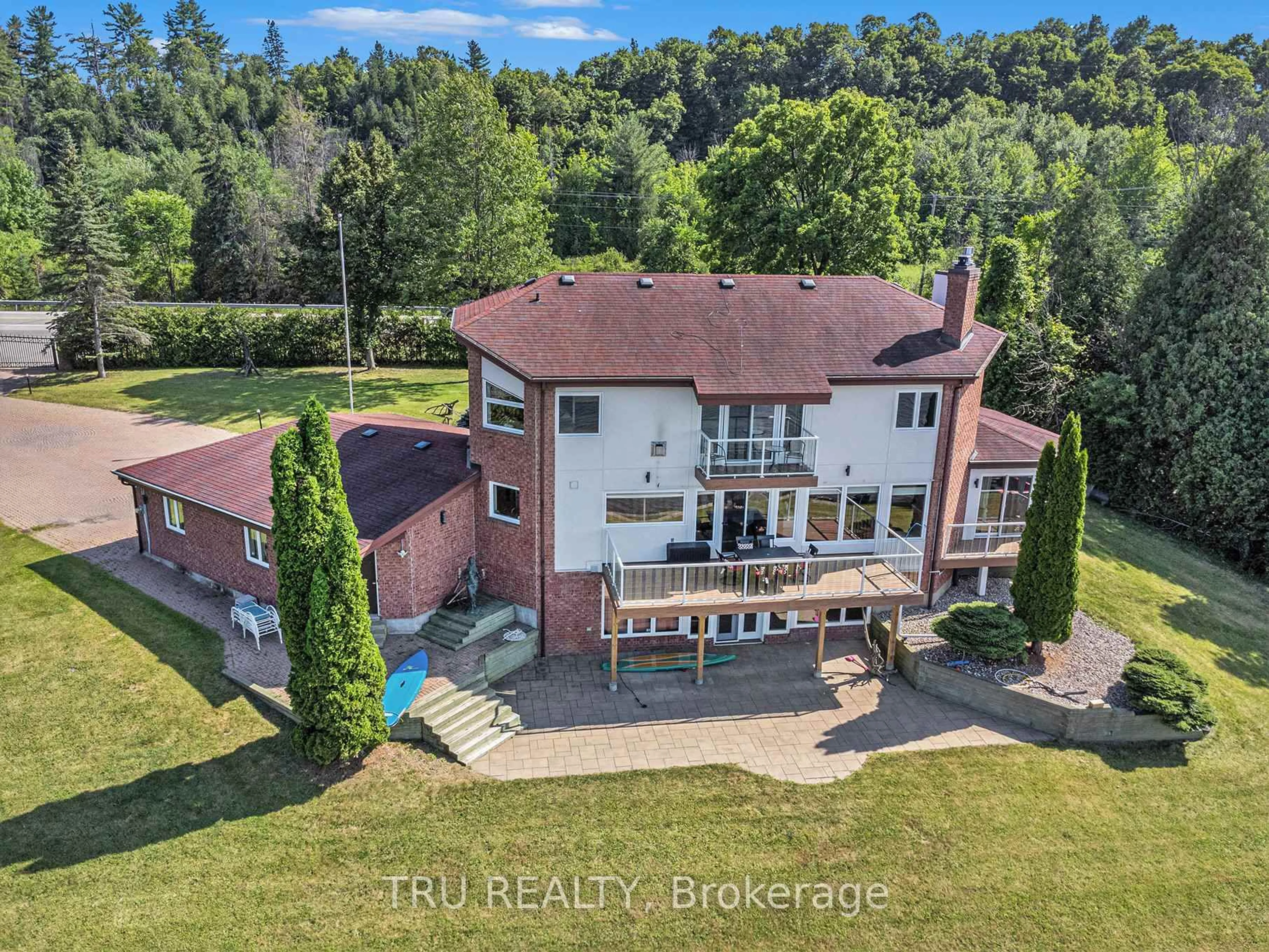 A pic from outside/outdoor area/front of a property/back of a property/a pic from drone, water/lake/river/ocean view for 1915 REGIONAL ROAD 174 Highway, Ottawa Ontario K4C 1H5