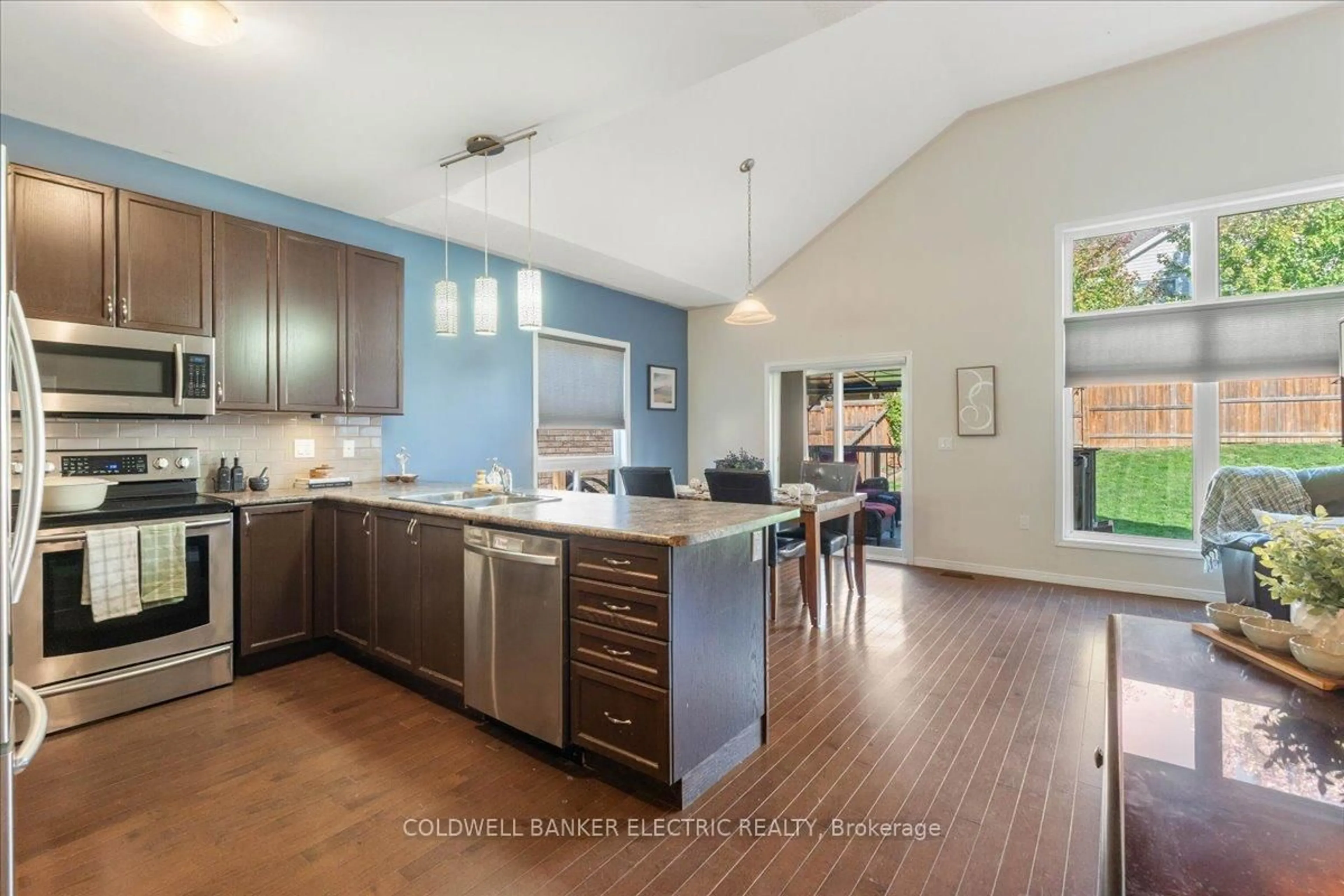 Open concept kitchen, unknown for 432 Florence Dr, Peterborough Ontario K9J 0H9