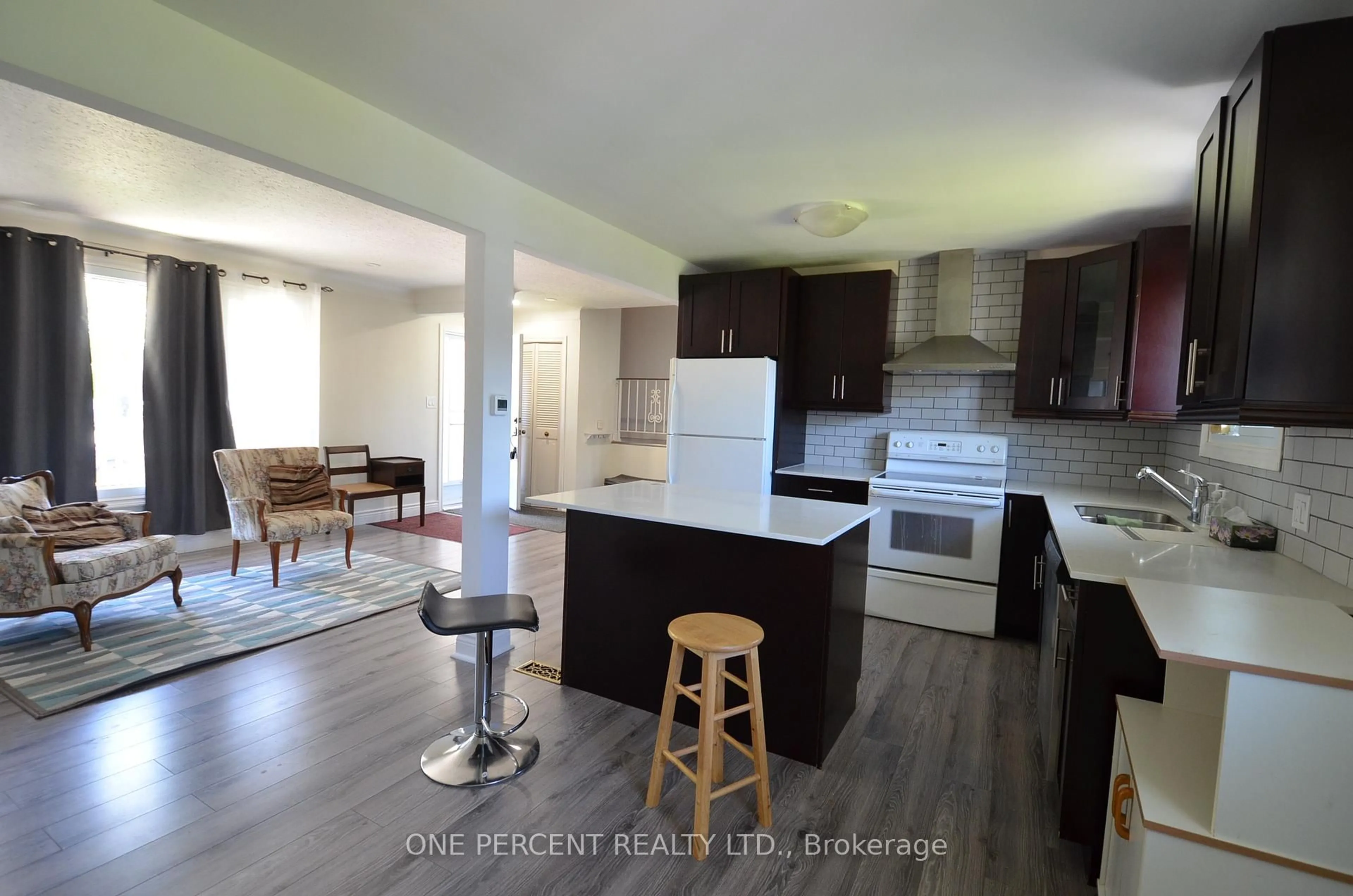 Open concept kitchen, unknown for 43 Loyalist Dr, Welland Ontario L3C 2X9