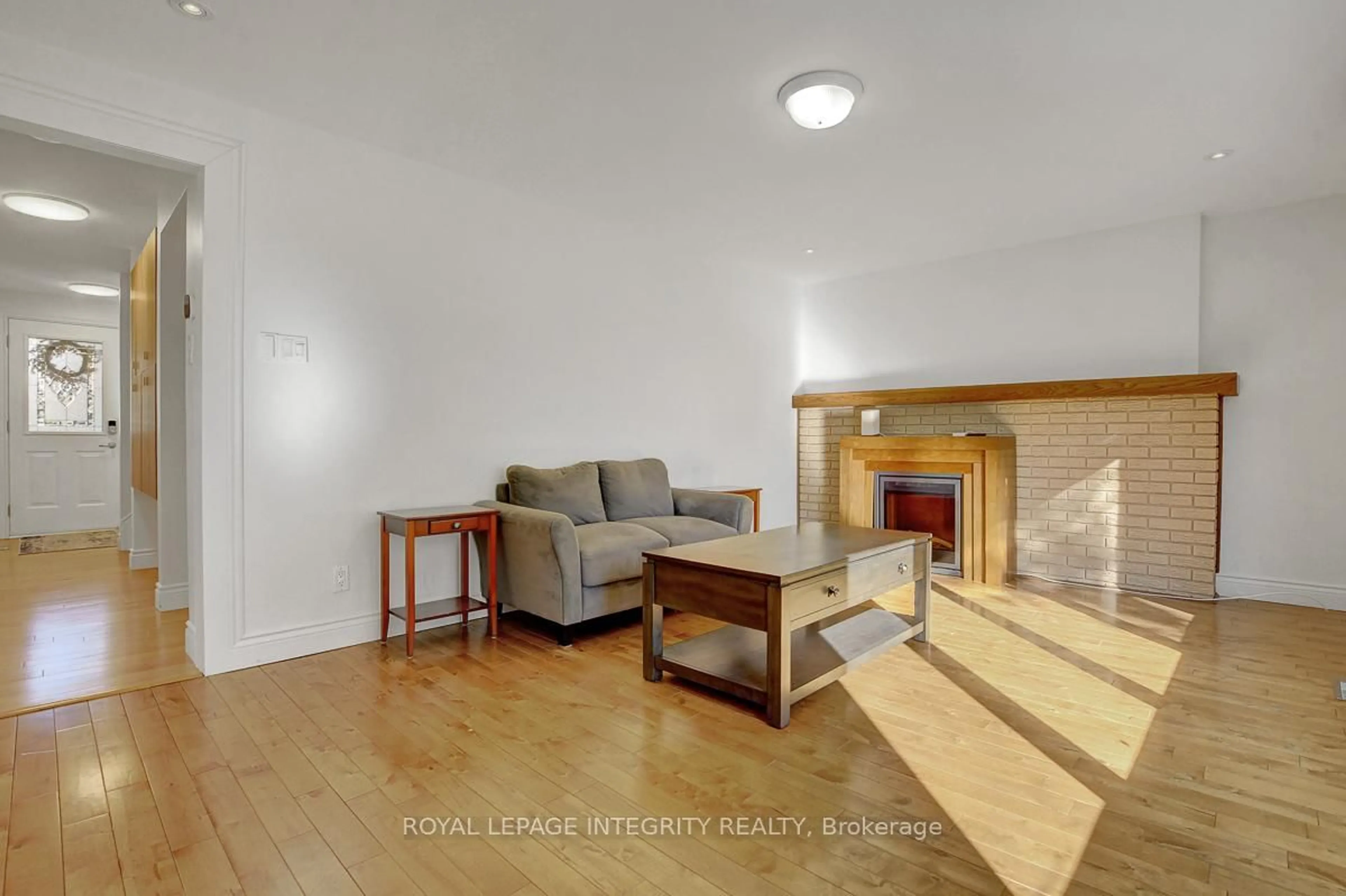 Living room with furniture, unknown for 1142 Elmlea Dr, Ottawa Ontario K1J 6V9