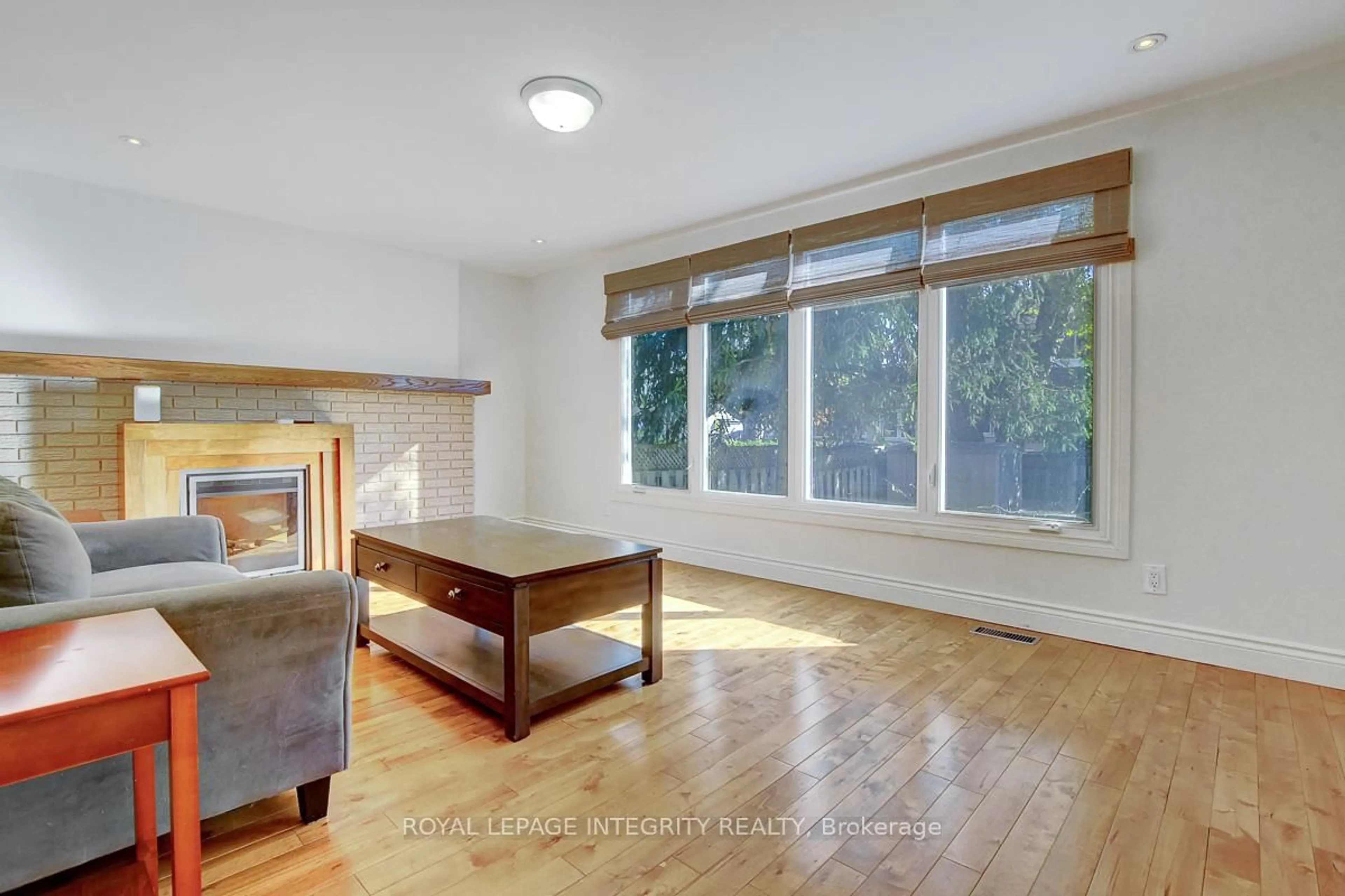 A pic of a room for 1142 Elmlea Dr, Ottawa Ontario K1J 6V9