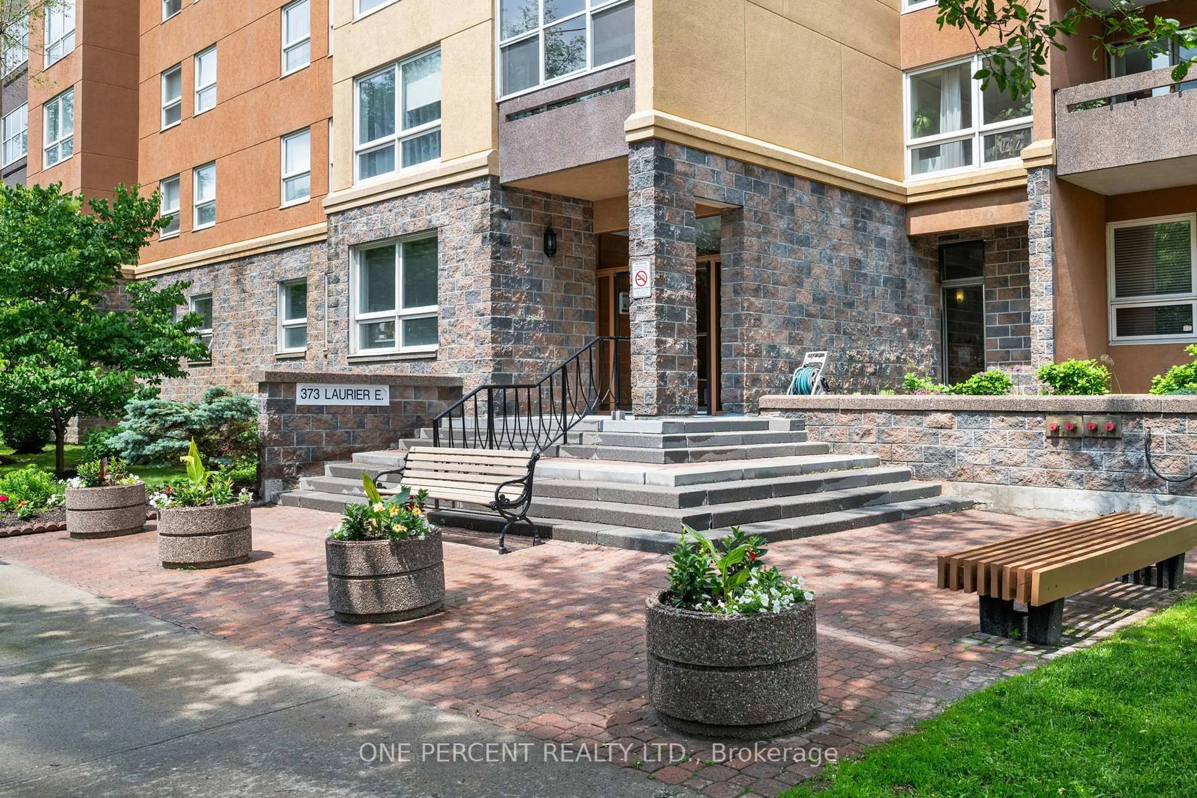 Unknown for 373 Laurier Ave #201, Ottawa Ontario K1N 8X6