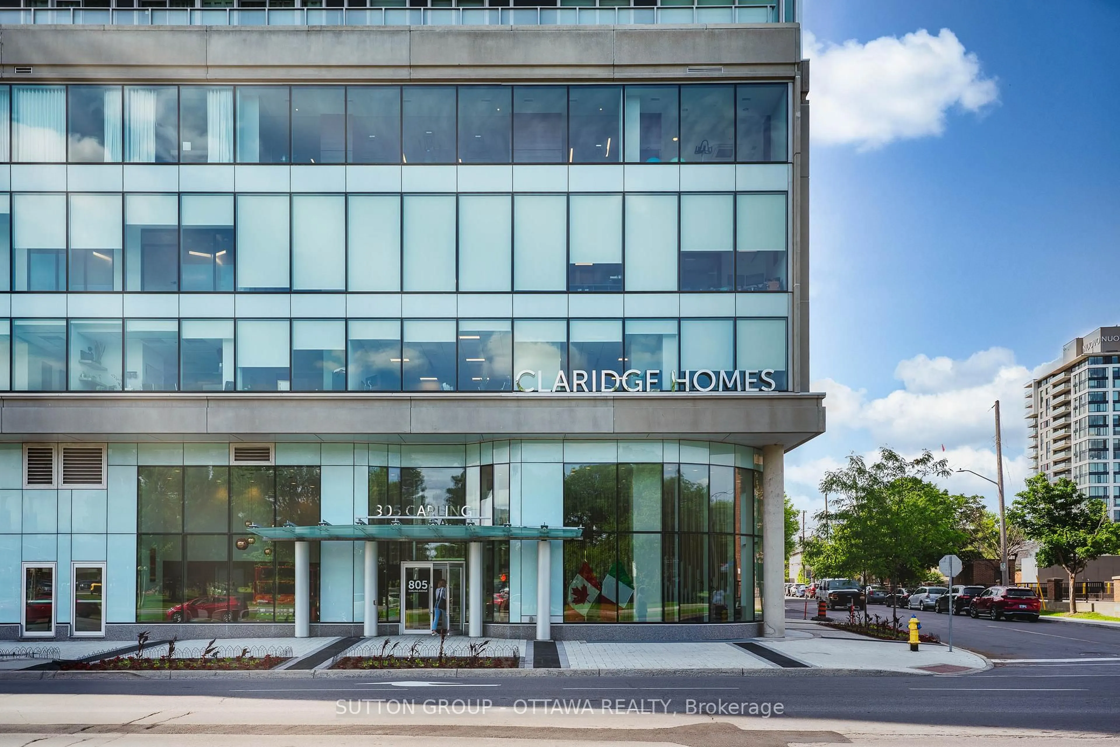 Indoor foyer for 805 Carling Ave #3406, Ottawa Ontario K1S 5W9