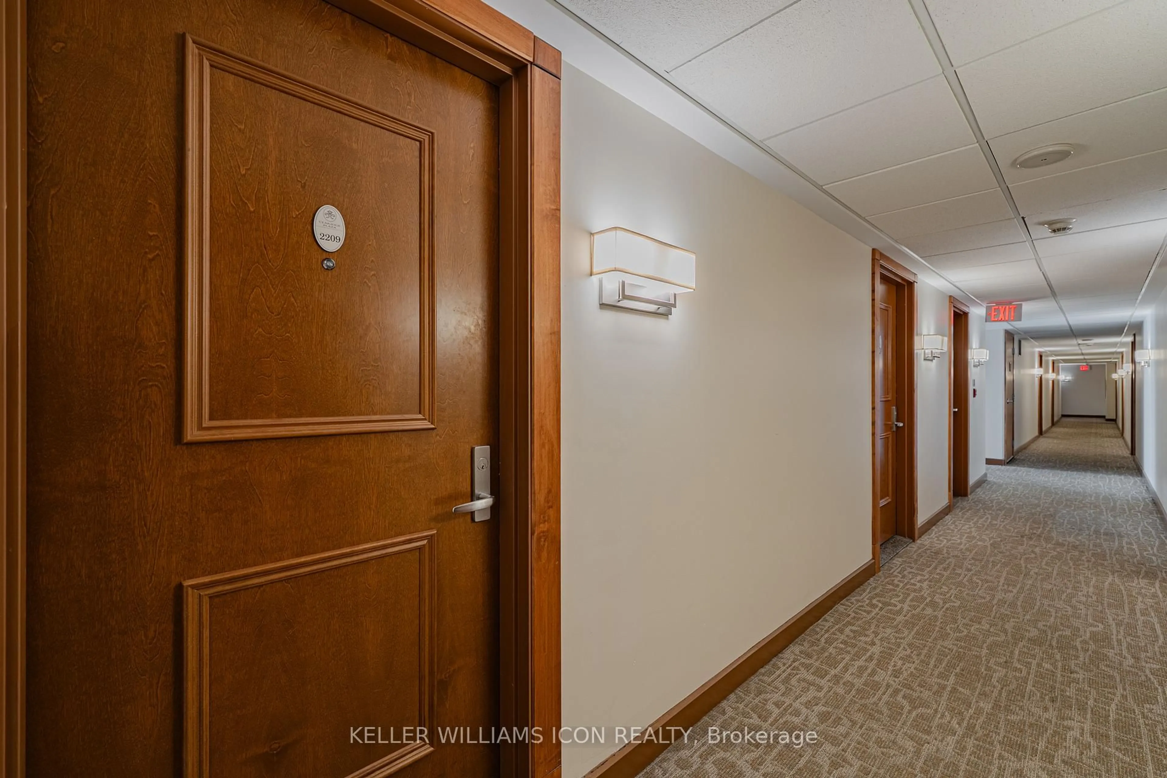 Indoor foyer for 195 Besserer St #2209, Ottawa Ontario K1N 0B6