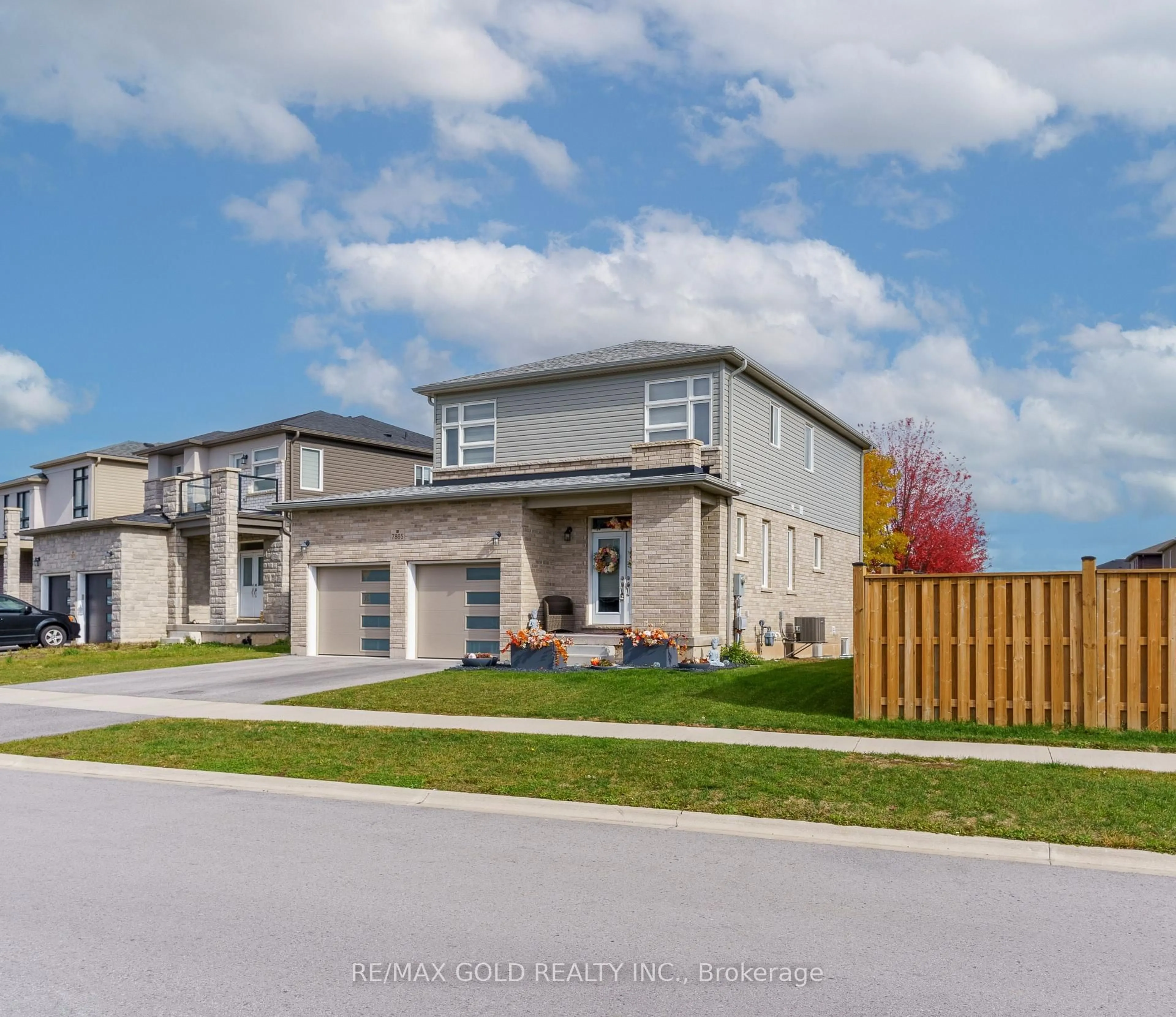 Home with brick exterior material, street for 7865 Seabiscuit Dr, Niagara Falls Ontario L2H 3T9