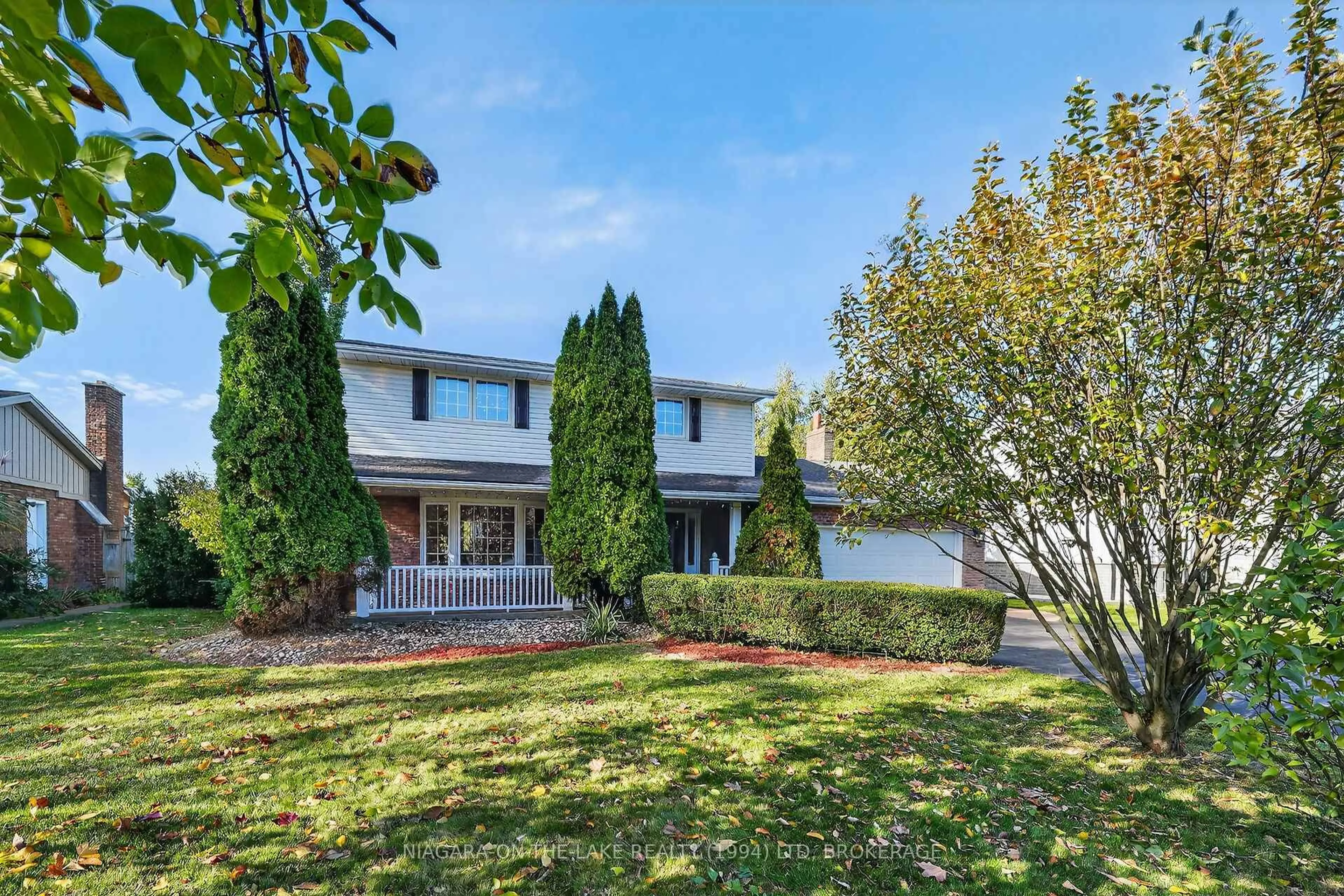A pic from outside/outdoor area/front of a property/back of a property/a pic from drone, unknown for 21 Garrison Village Dr, Niagara-on-the-Lake Ontario L0S 1J0