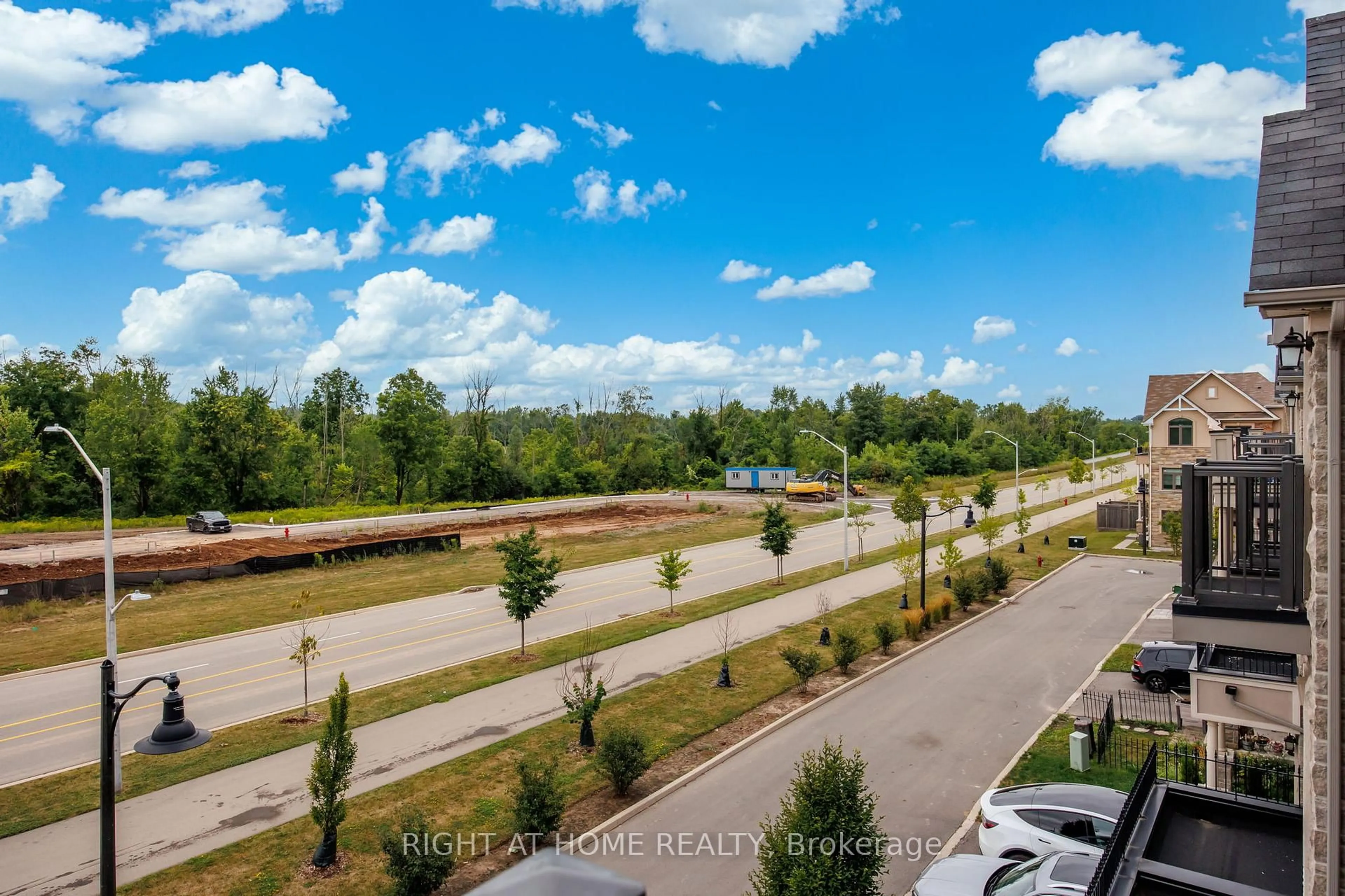 A pic from outside/outdoor area/front of a property/back of a property/a pic from drone, unknown for 91 Borers Creek Circ, Hamilton Ontario L8B 1W3