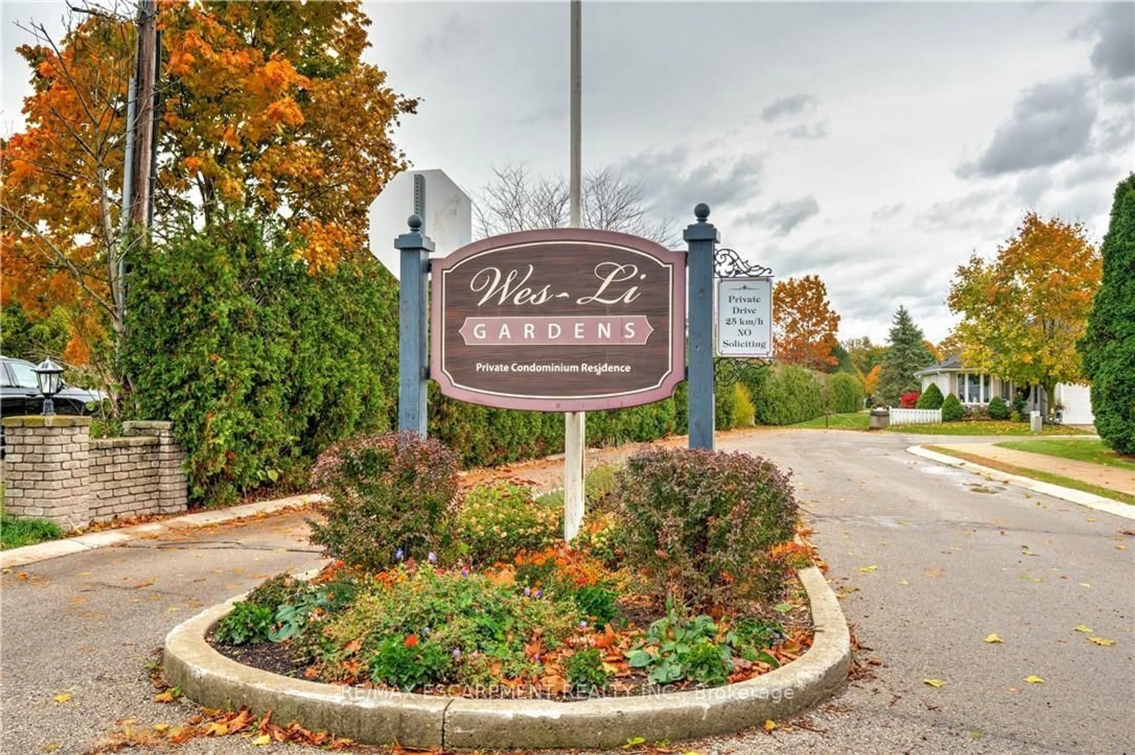 Patio, unknown for 6 Village Dr, West Lincoln Ontario L0R 2A0