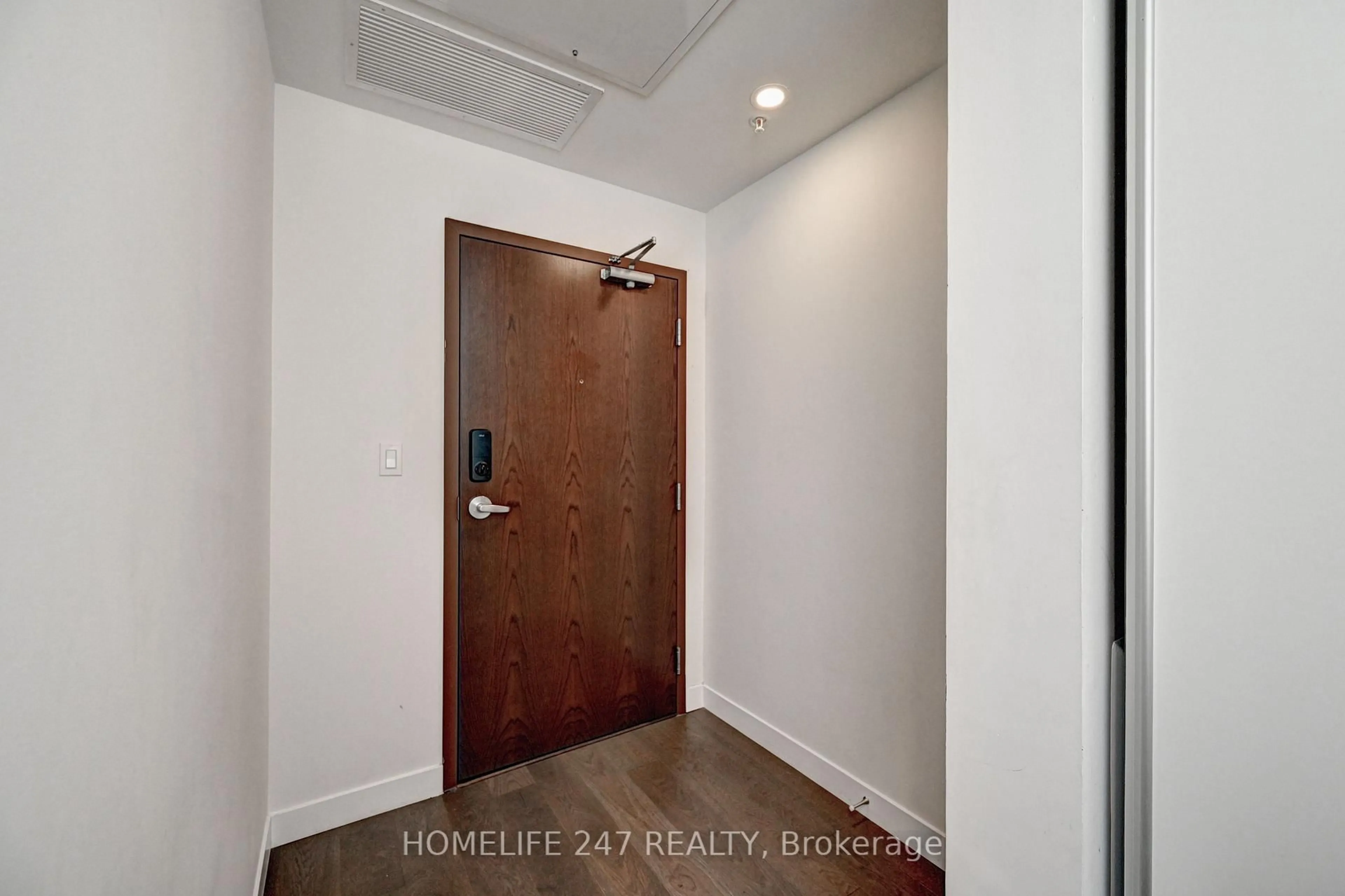 Indoor entryway for 60 Frederick St #3102, Kitchener Ontario N2H 0C7