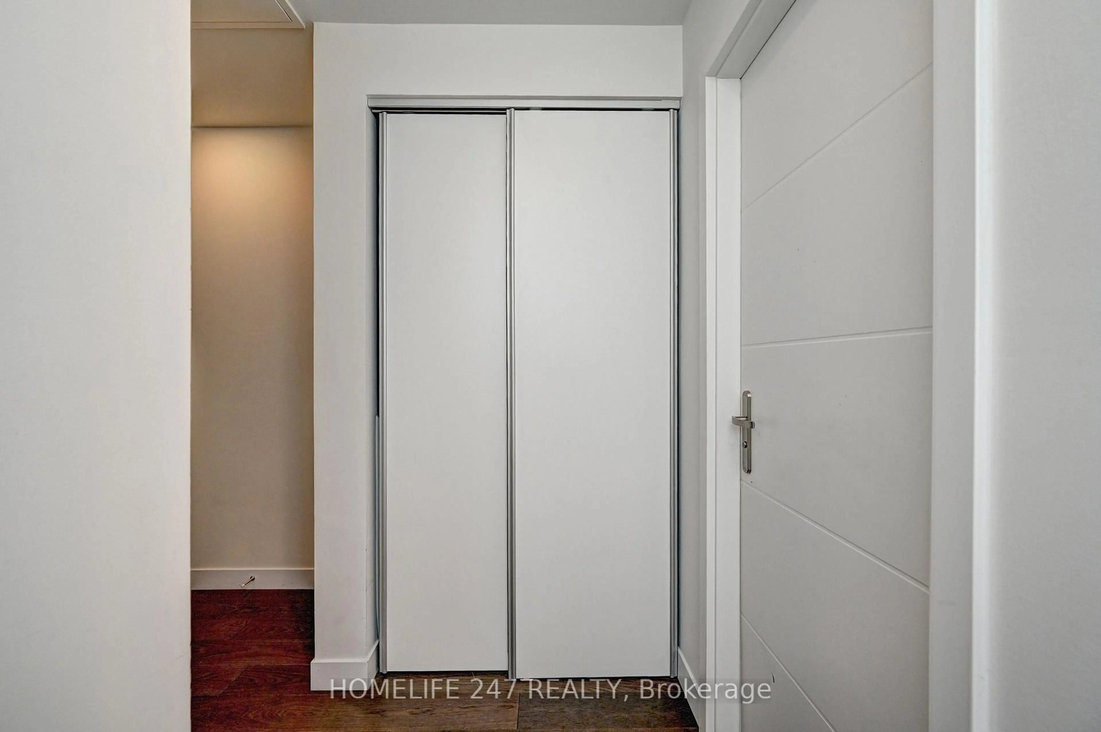 Indoor entryway for 60 Frederick St #3102, Kitchener Ontario N2H 0C7