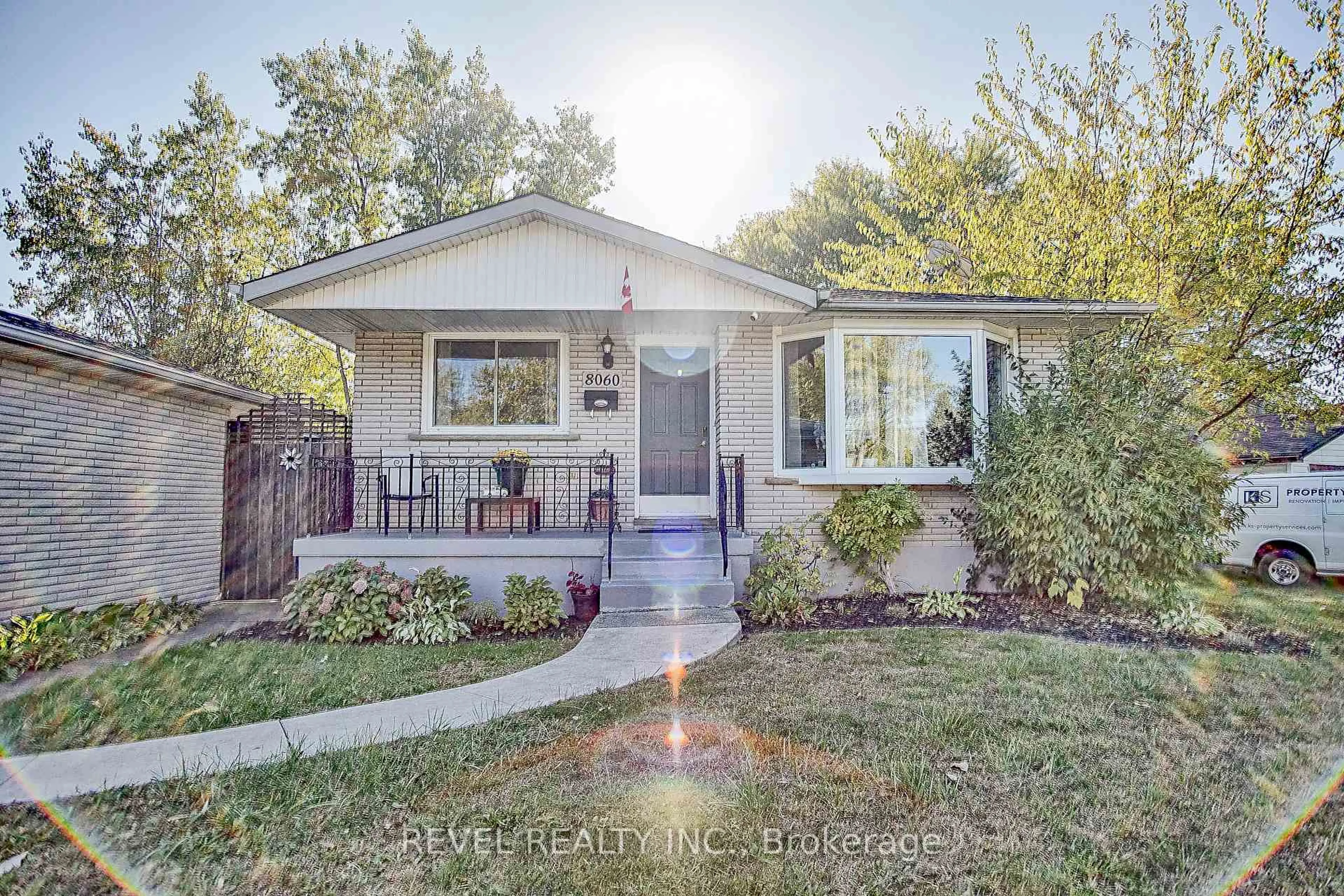 Home with vinyl exterior material, street for 8060 Beaverdams Rd, Niagara Falls Ontario L2H 1R8