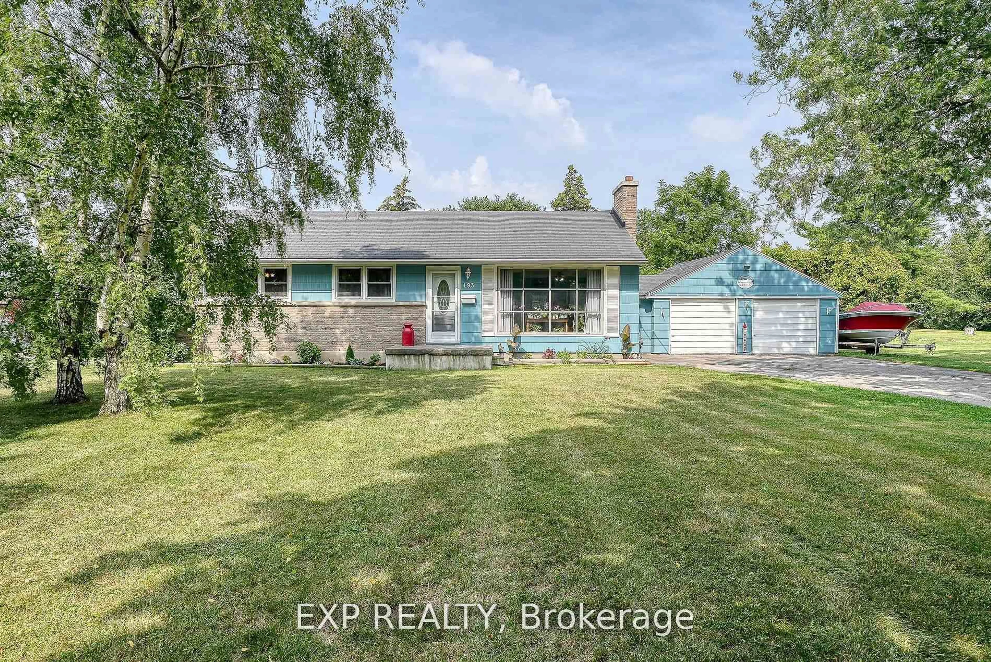 A pic from outside/outdoor area/front of a property/back of a property/a pic from drone, unknown for 193 Centennial Ave, St. Thomas Ontario N5R 5B3