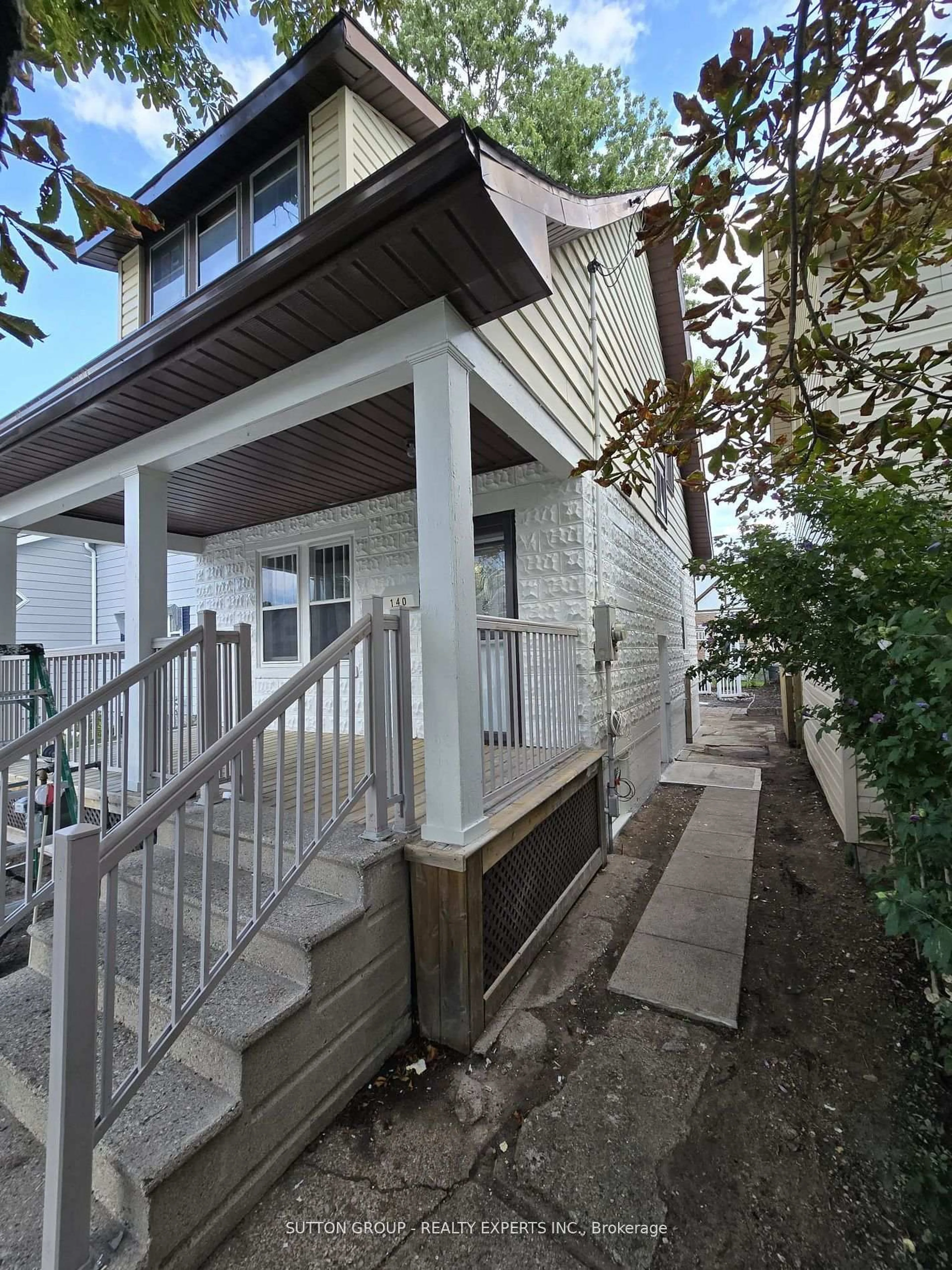 Unknown for 140 Napier St, Sarnia Ontario N7T 6E6