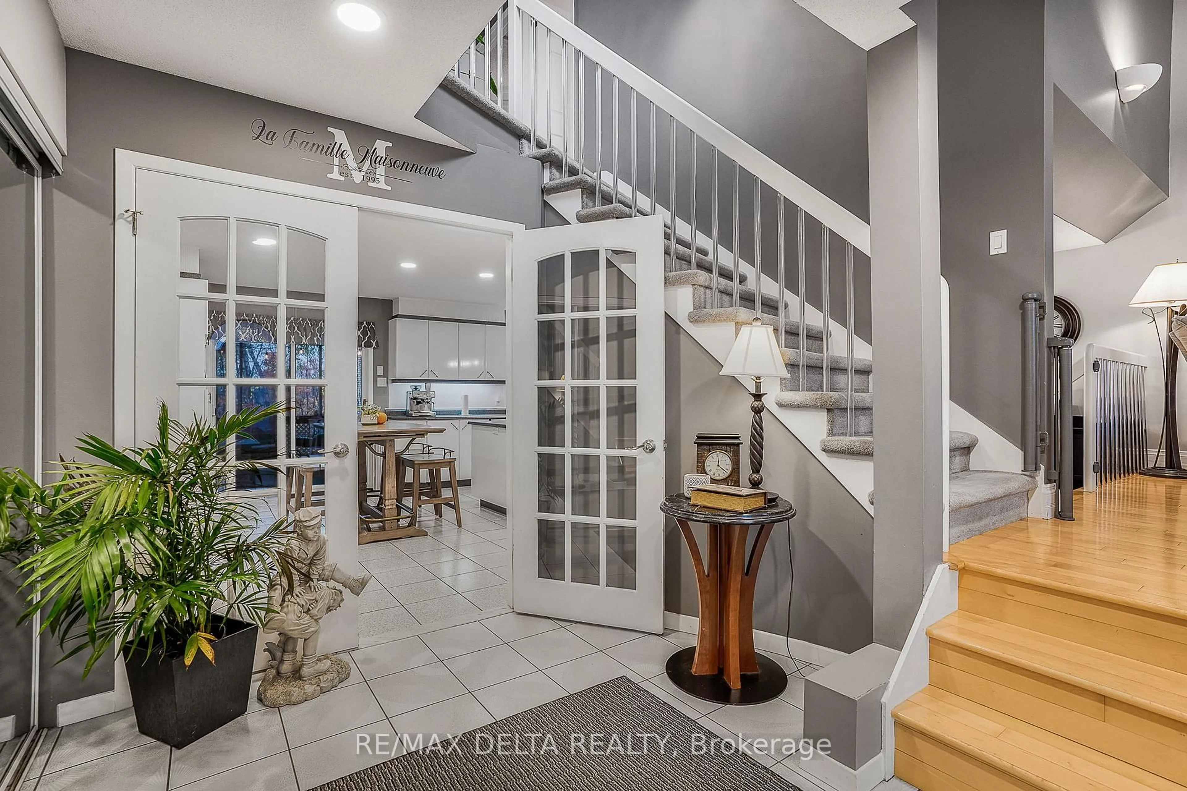 Indoor entryway for 95 Lalande Cres, Alfred and Plantagenet Ontario K0B 1L0