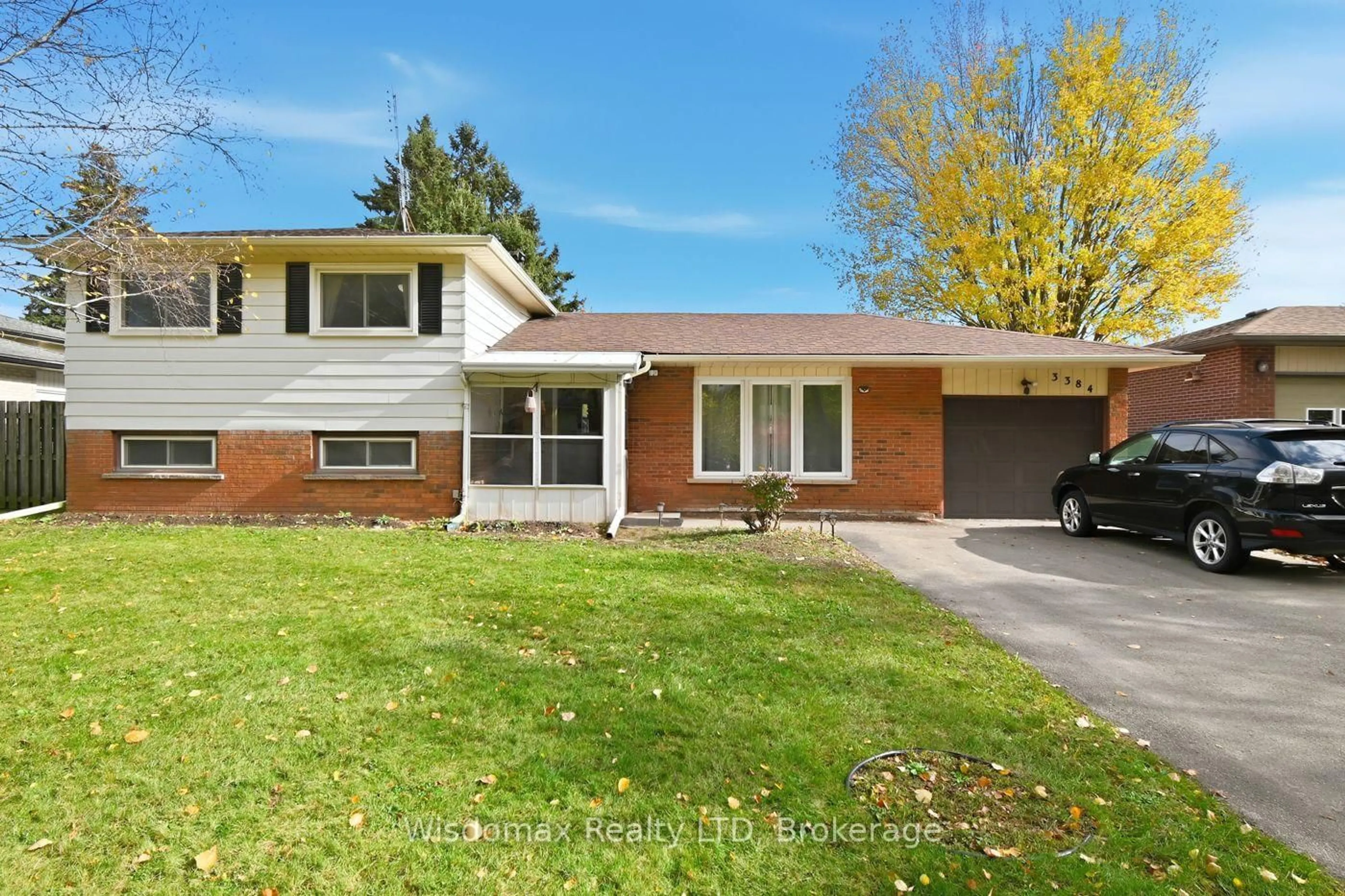 Home with brick exterior material, street for 3384 BAKER Cres, Niagara Falls Ontario L2J 3L9