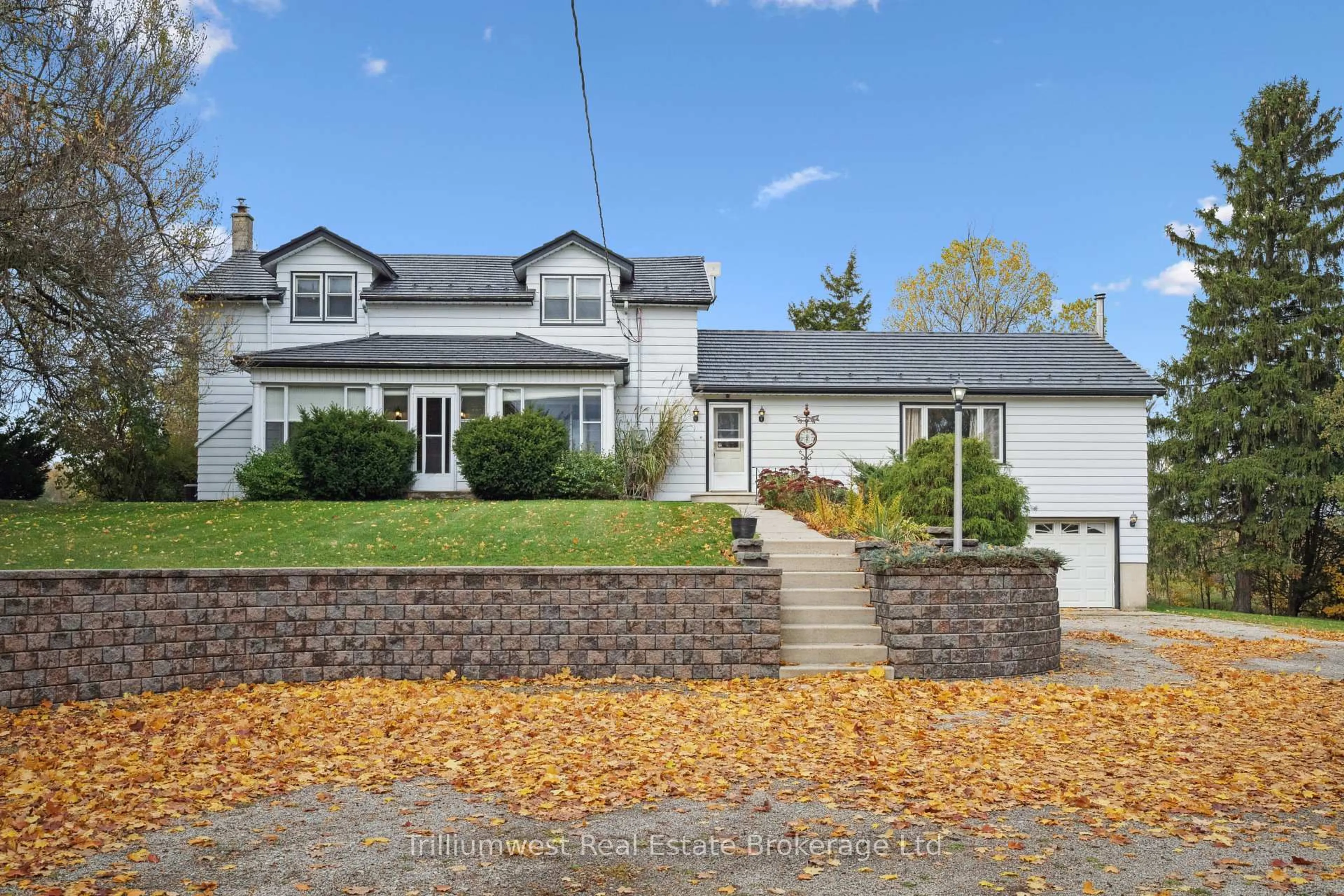 A pic from outside/outdoor area/front of a property/back of a property/a pic from drone, street for 379 Little Lake Rd, Norfolk Ontario N0J 1P0