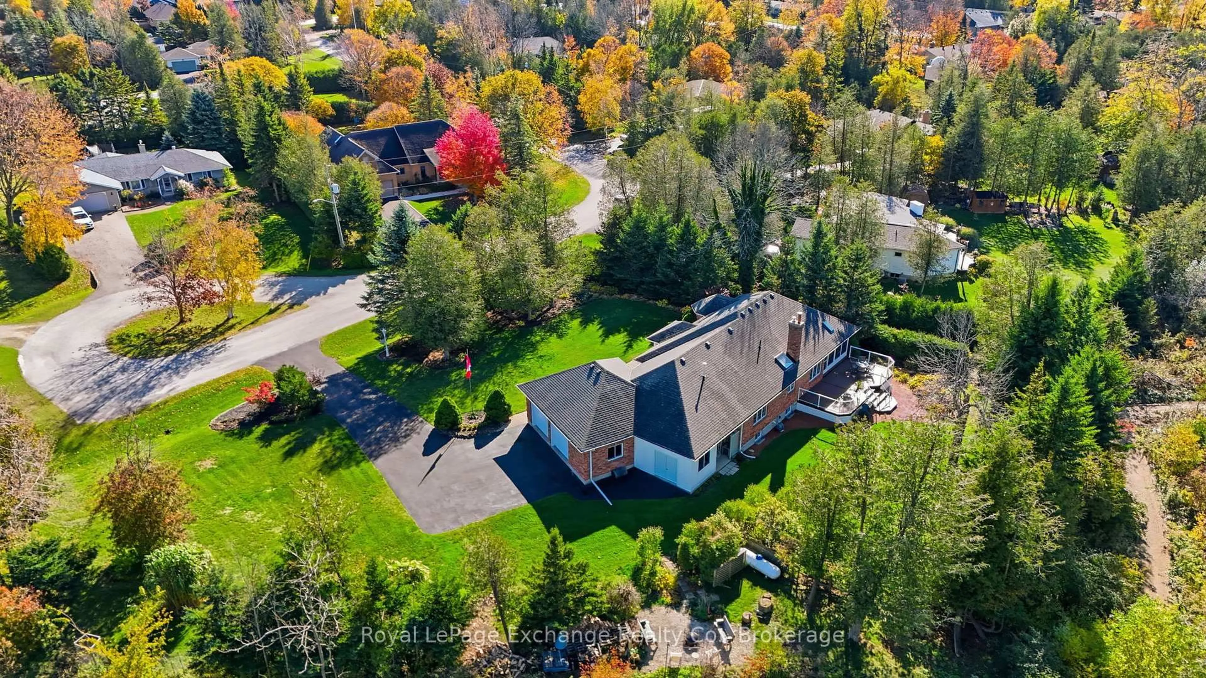 A pic from outside/outdoor area/front of a property/back of a property/a pic from drone, street for 115 Deerhurst Dr, Huron-Kinloss Ontario N2Z 2X3