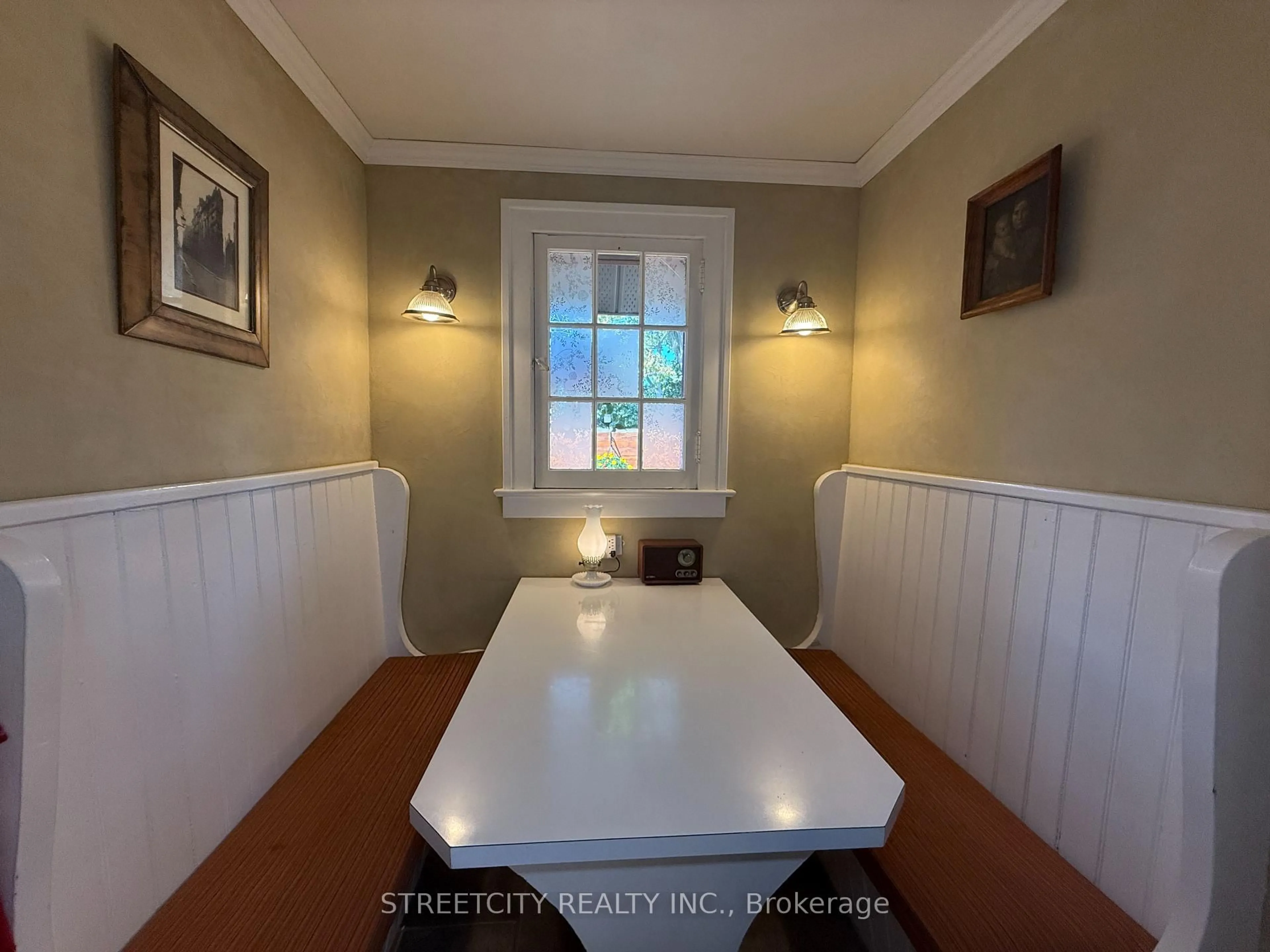Dining room, unknown for 127 Fleming St, Sarnia Ontario N7T 6C2