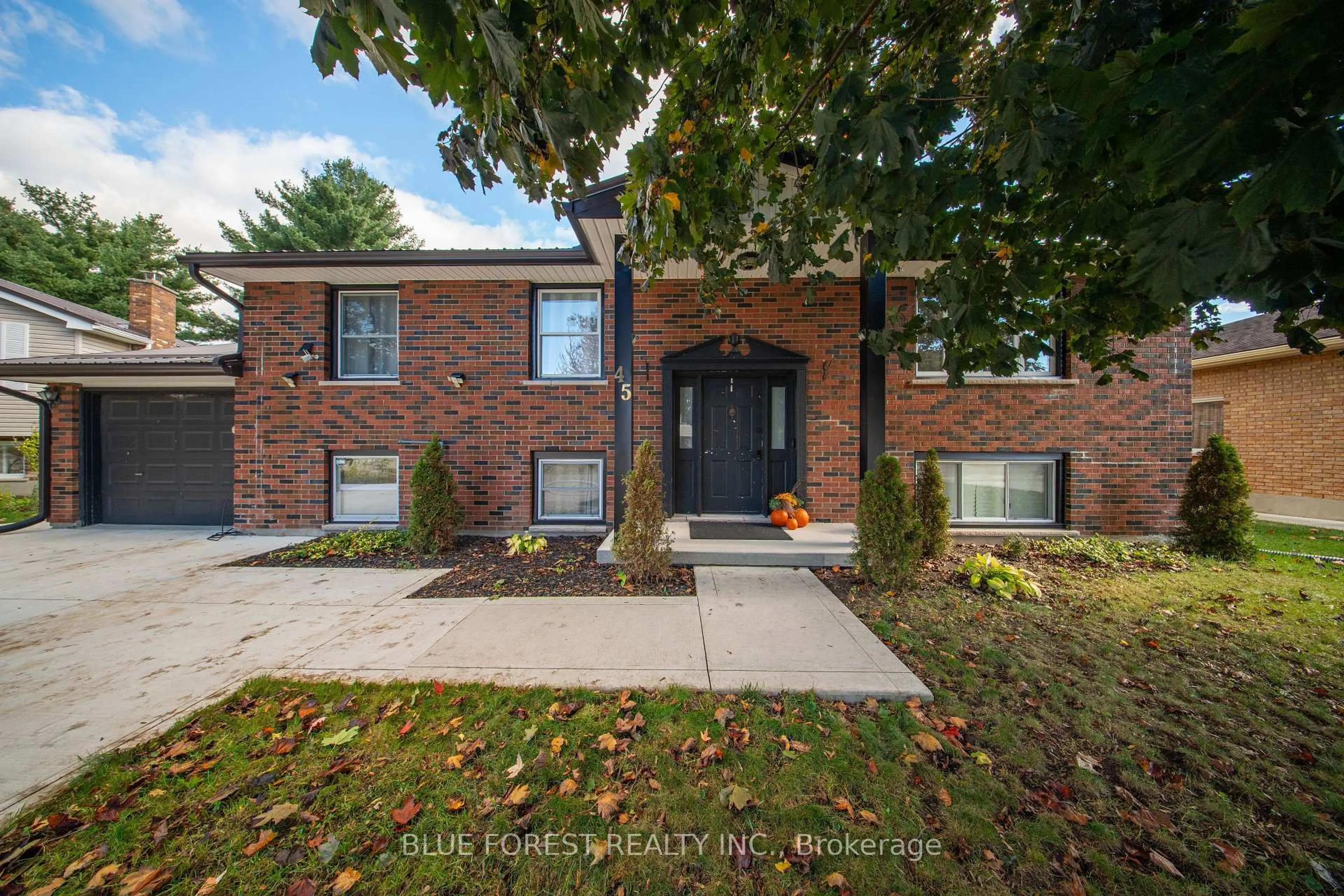 Home with brick exterior material, street for 45 Anne St, Aylmer Ontario N5H 3A1