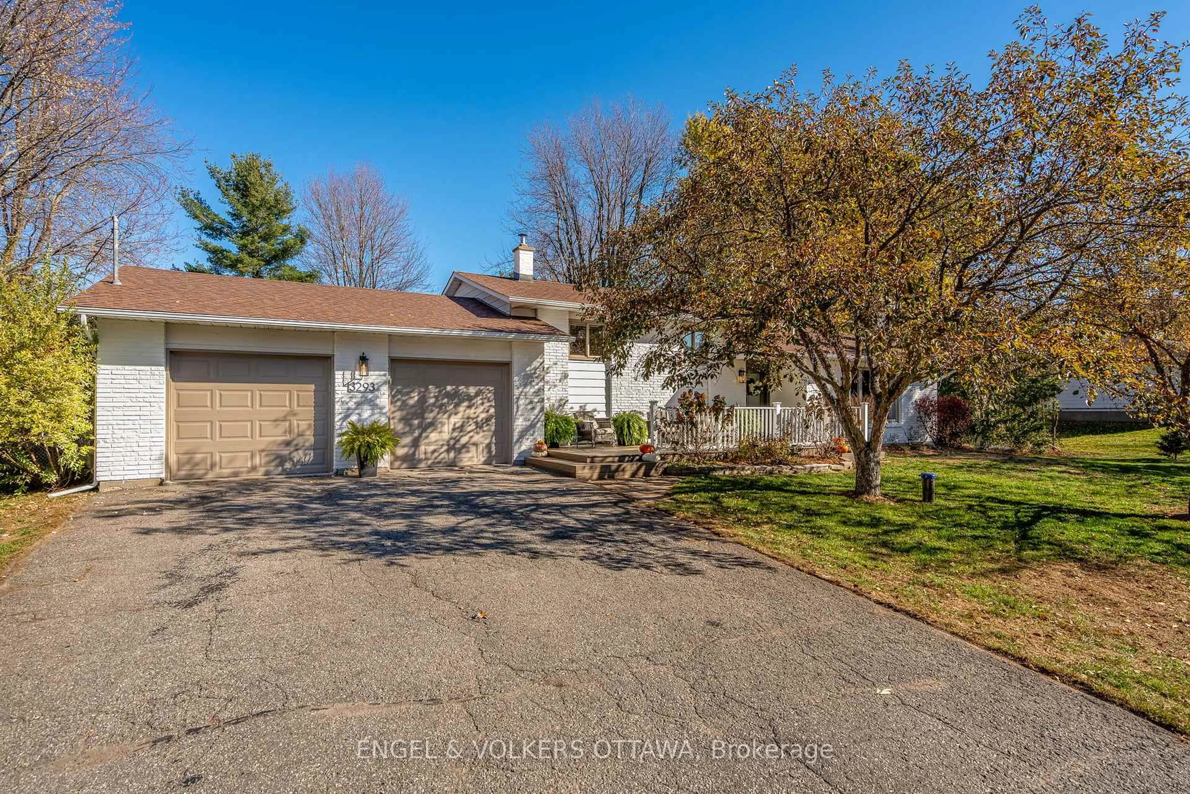 A pic from outside/outdoor area/front of a property/back of a property/a pic from drone, water/lake/river/ocean view for 3293 Warner Way, Osgoode Ontario K0A 2W0