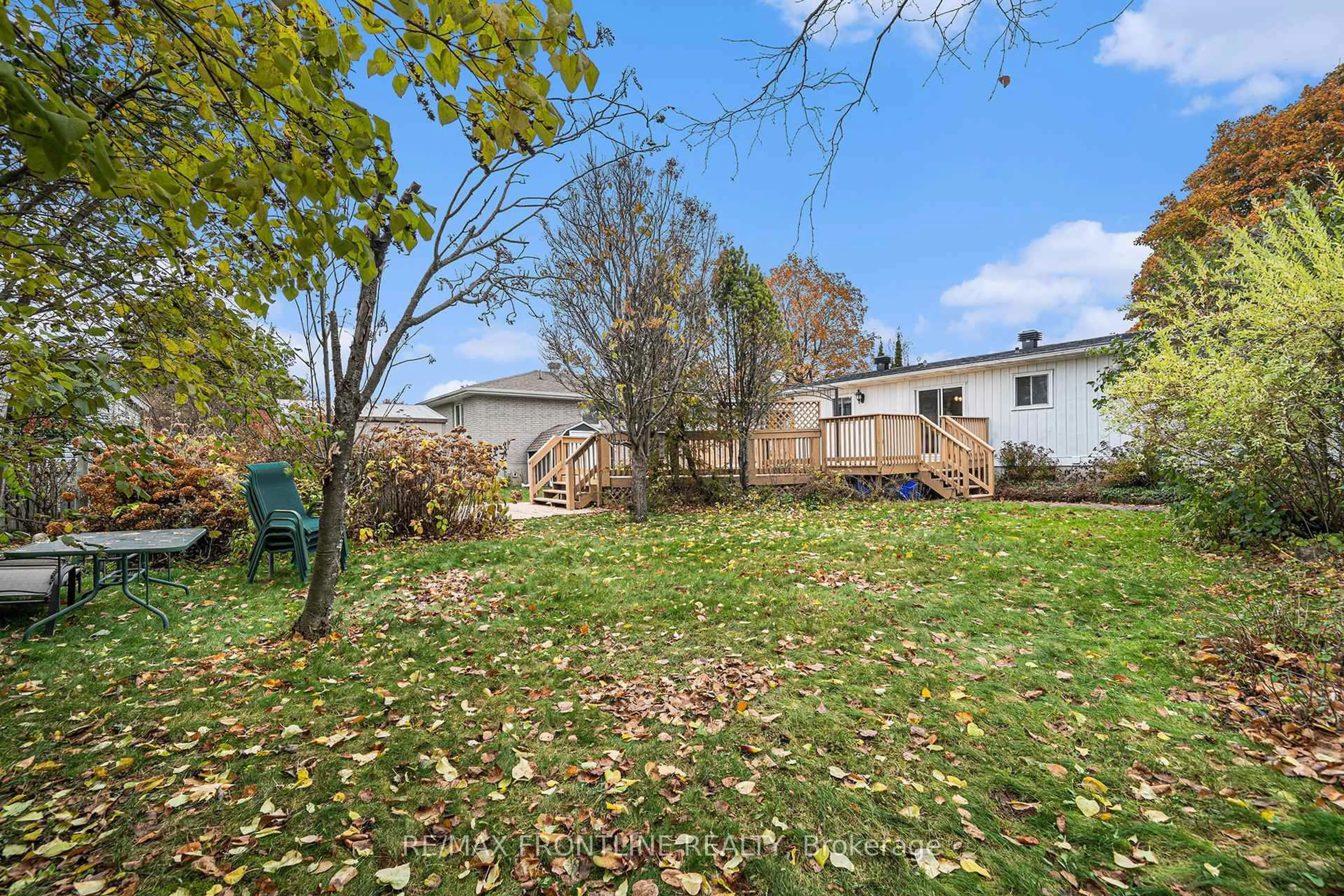 Patio, unknown for 12 Morgan Ave, Perth Ontario K7H 3G4