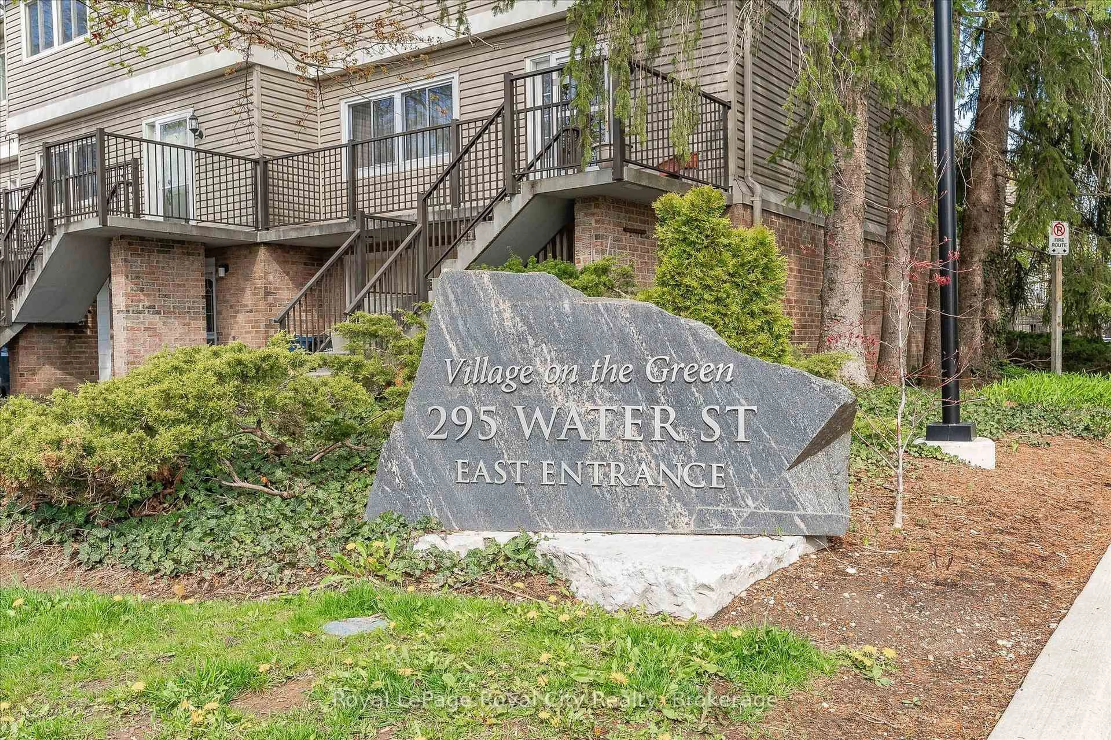 Indoor foyer for 295 Water St #81, Guelph Ontario N1G 2X5