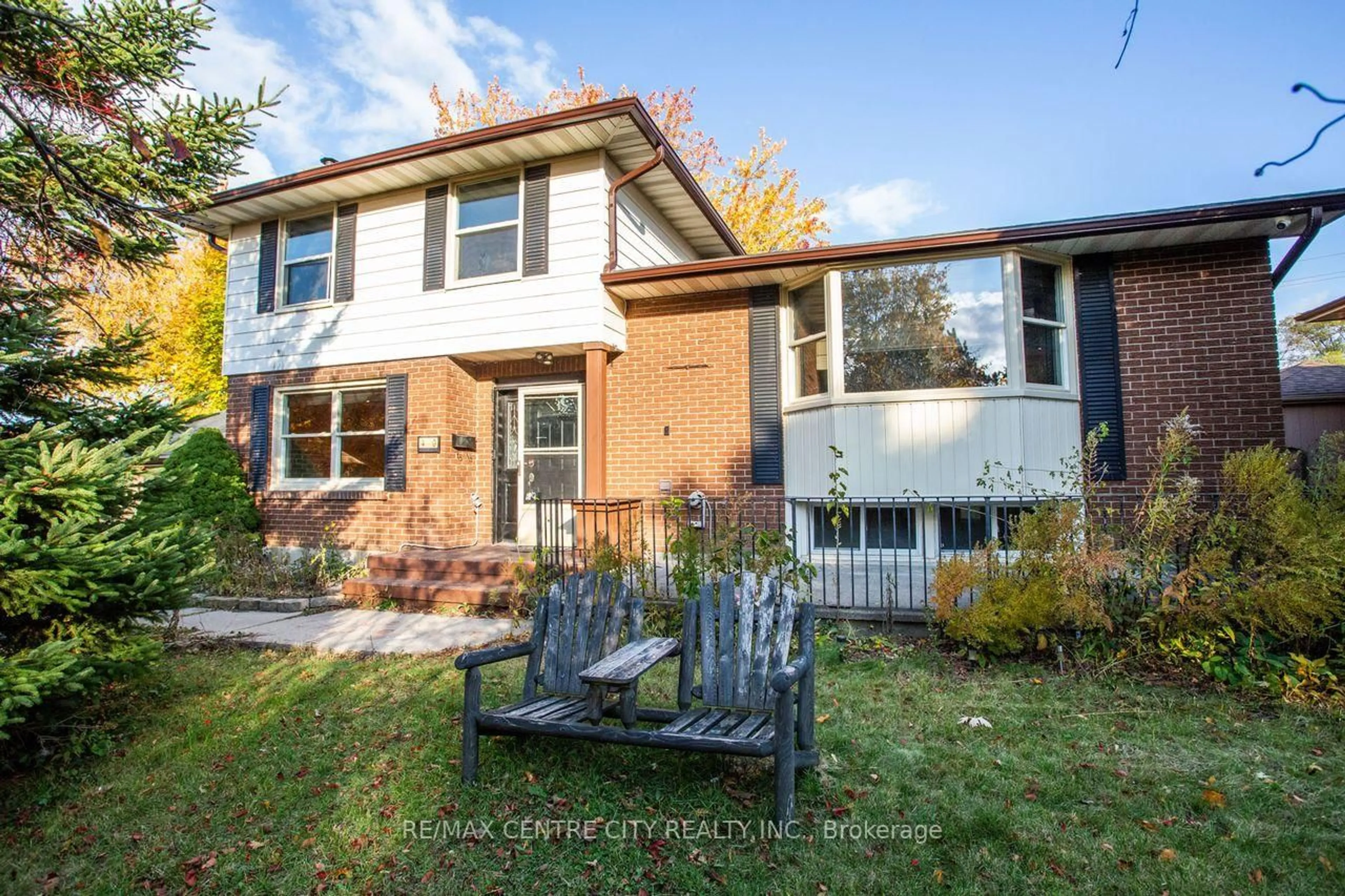 Home with brick exterior material, street for 470 Three Valleys Cres, London South Ontario N5Z 3E7