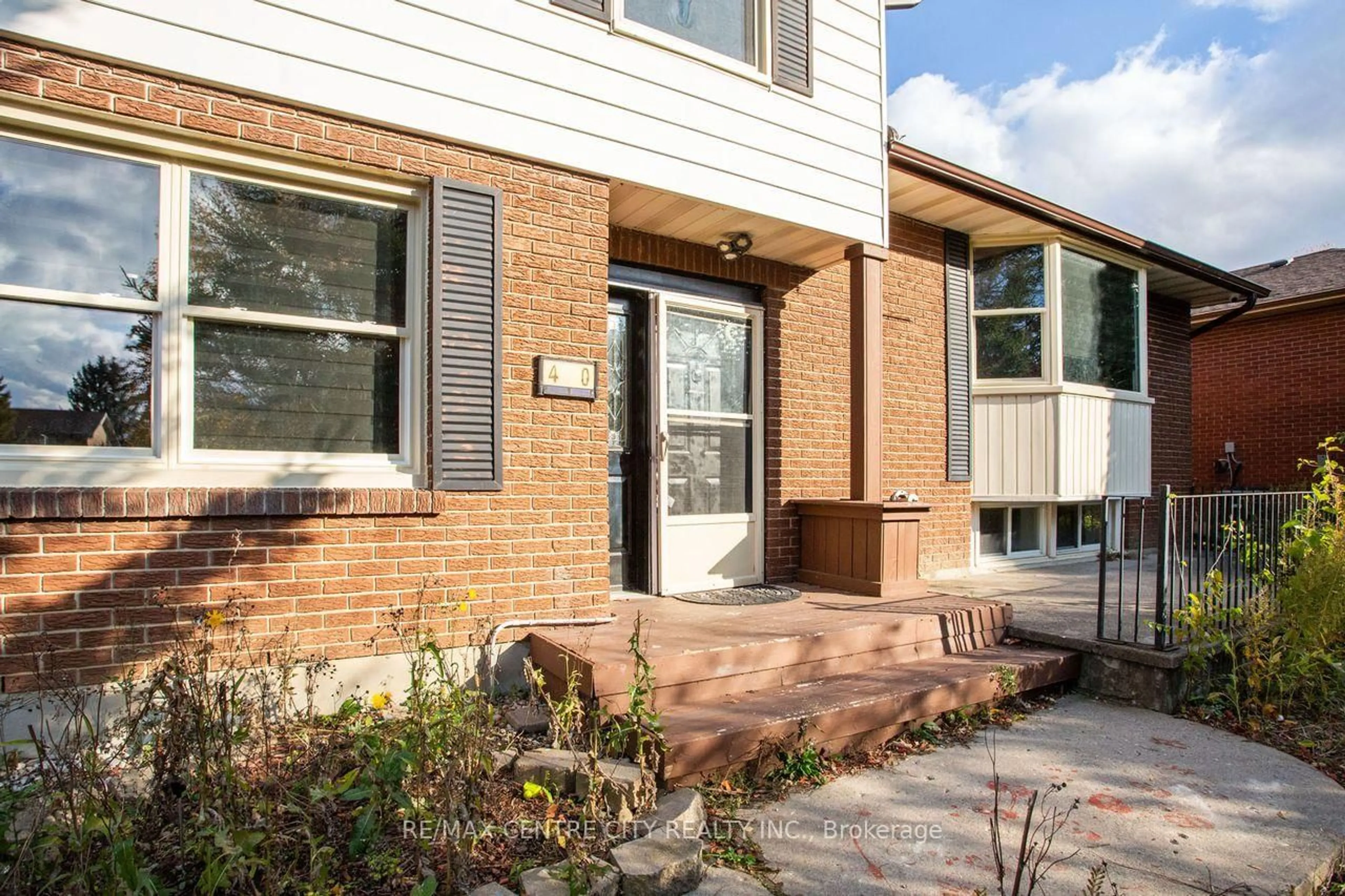 Home with brick exterior material, street for 470 Three Valleys Cres, London South Ontario N5Z 3E7