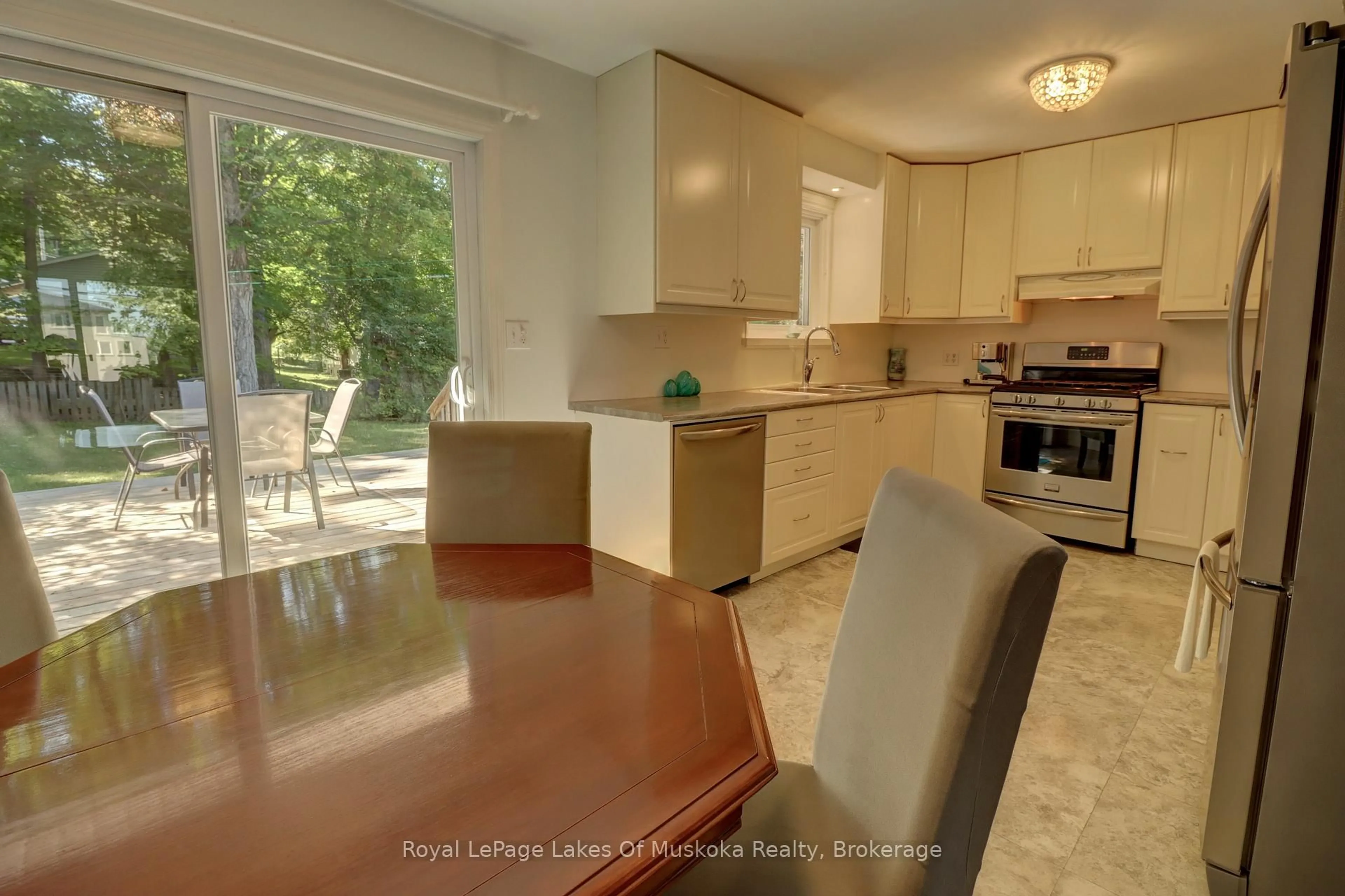 Open concept kitchen, ceramic/tile floor for 63 Florence St, Huntsville Ontario P1H 1V4