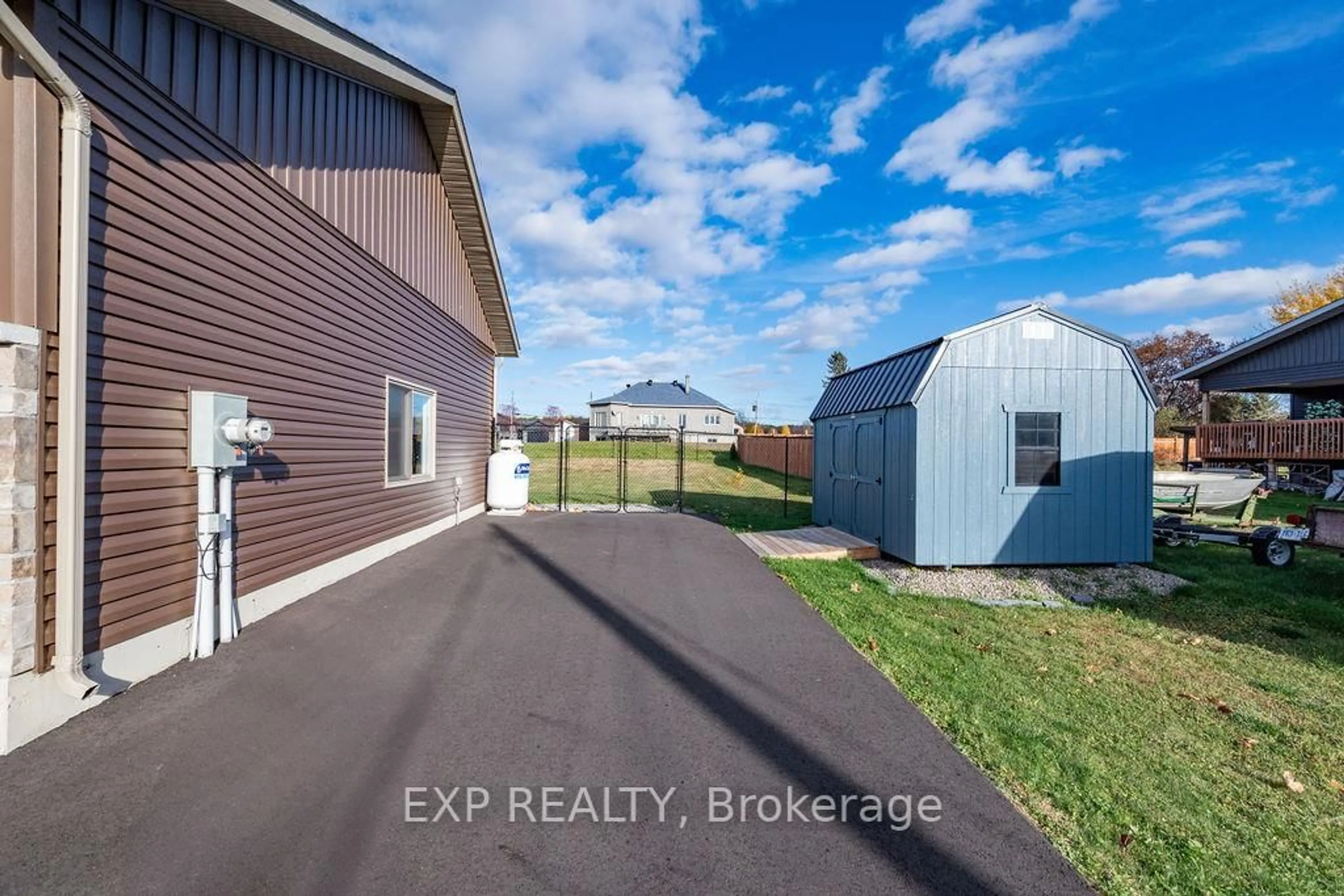 A pic from outside/outdoor area/front of a property/back of a property/a pic from drone, mountain view for 20 RIVERDALE St, Westmeath Ontario K0J 2L0