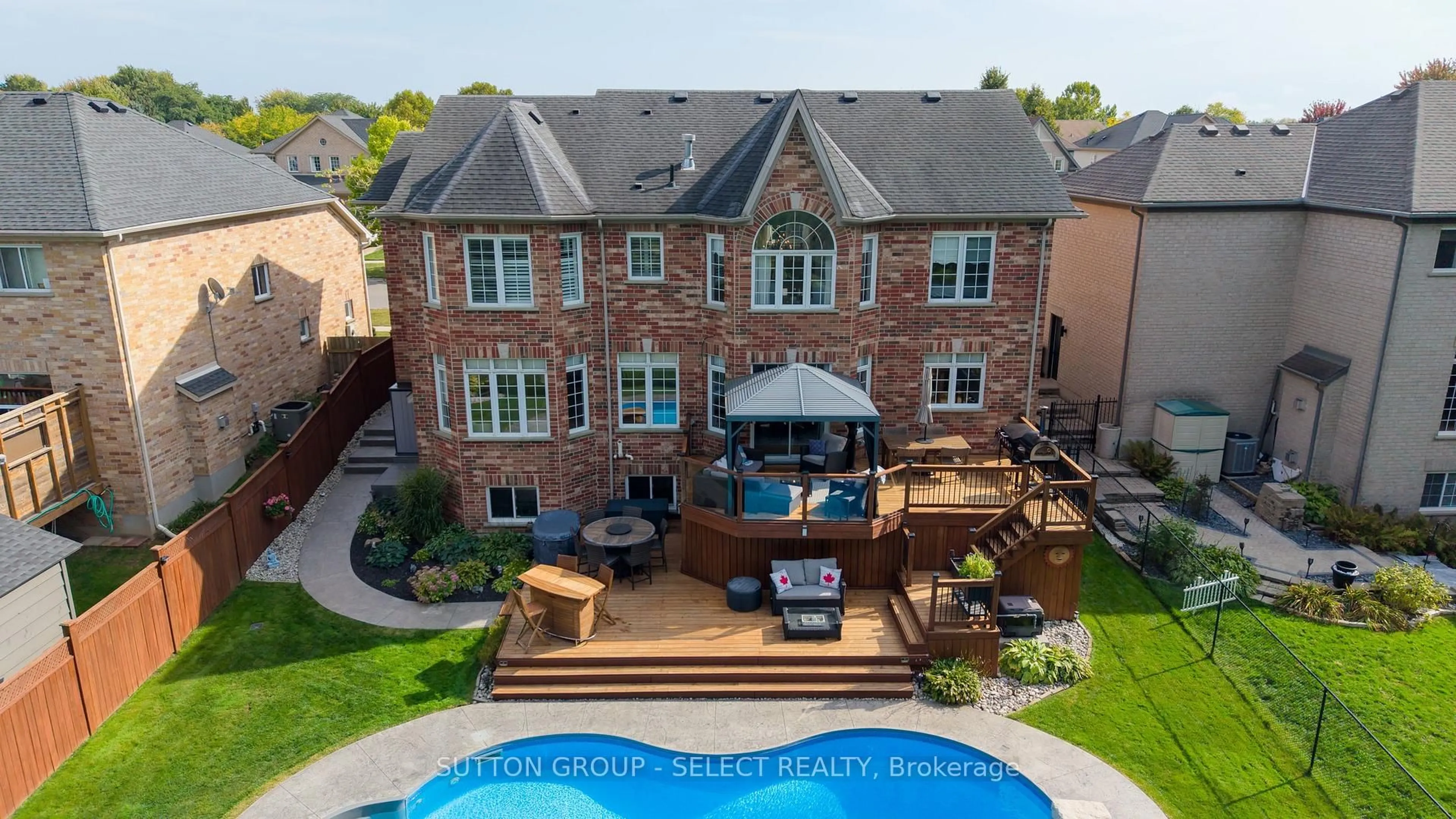 A pic from outside/outdoor area/front of a property/back of a property/a pic from drone, water/lake/river/ocean view for 45 Shaw Valley Dr, St. Thomas Ontario N5R 6J9