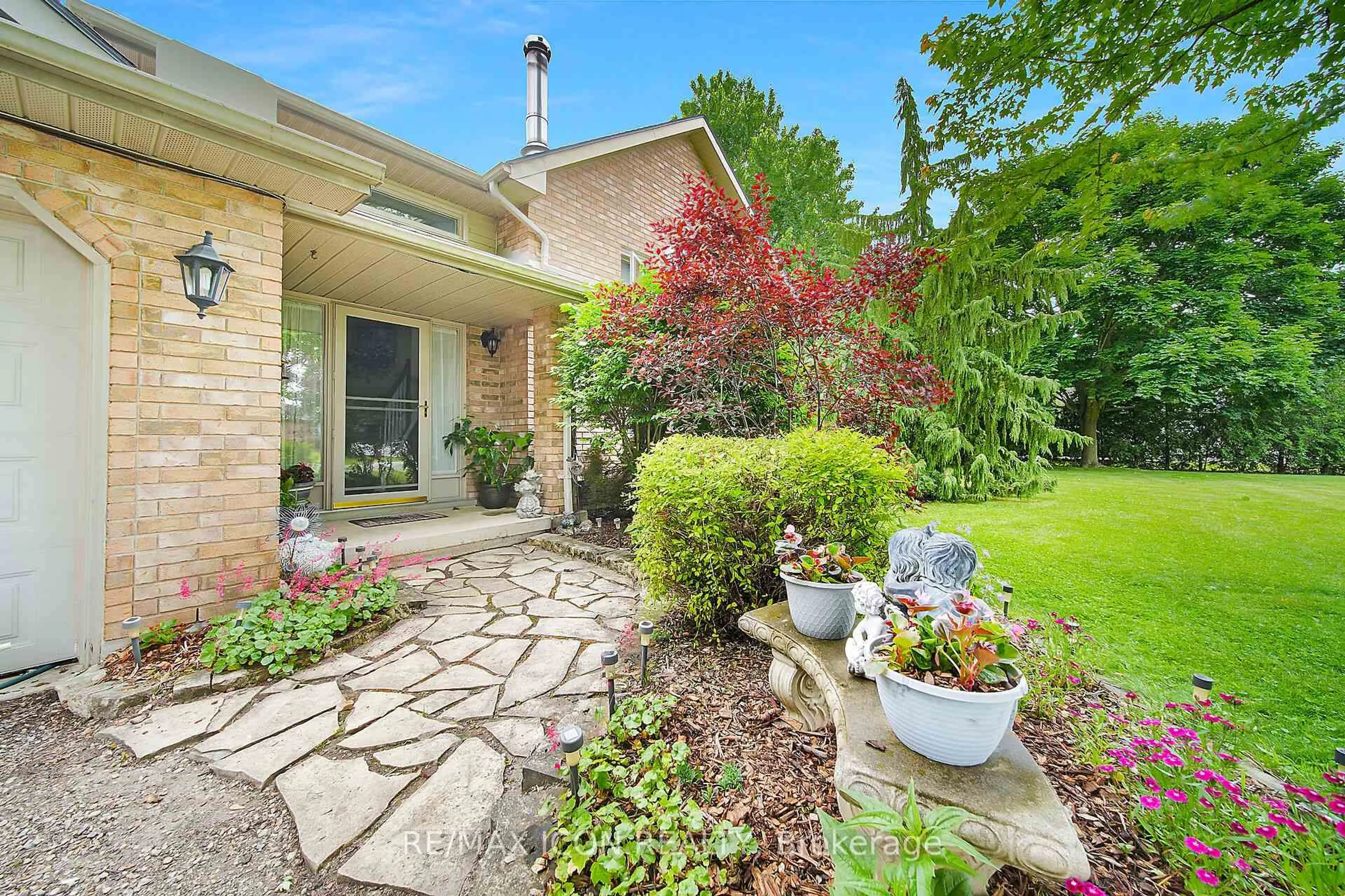 Unknown for 21 Lunn Lane, Dutton/Dunwich Ontario N0L 2M0