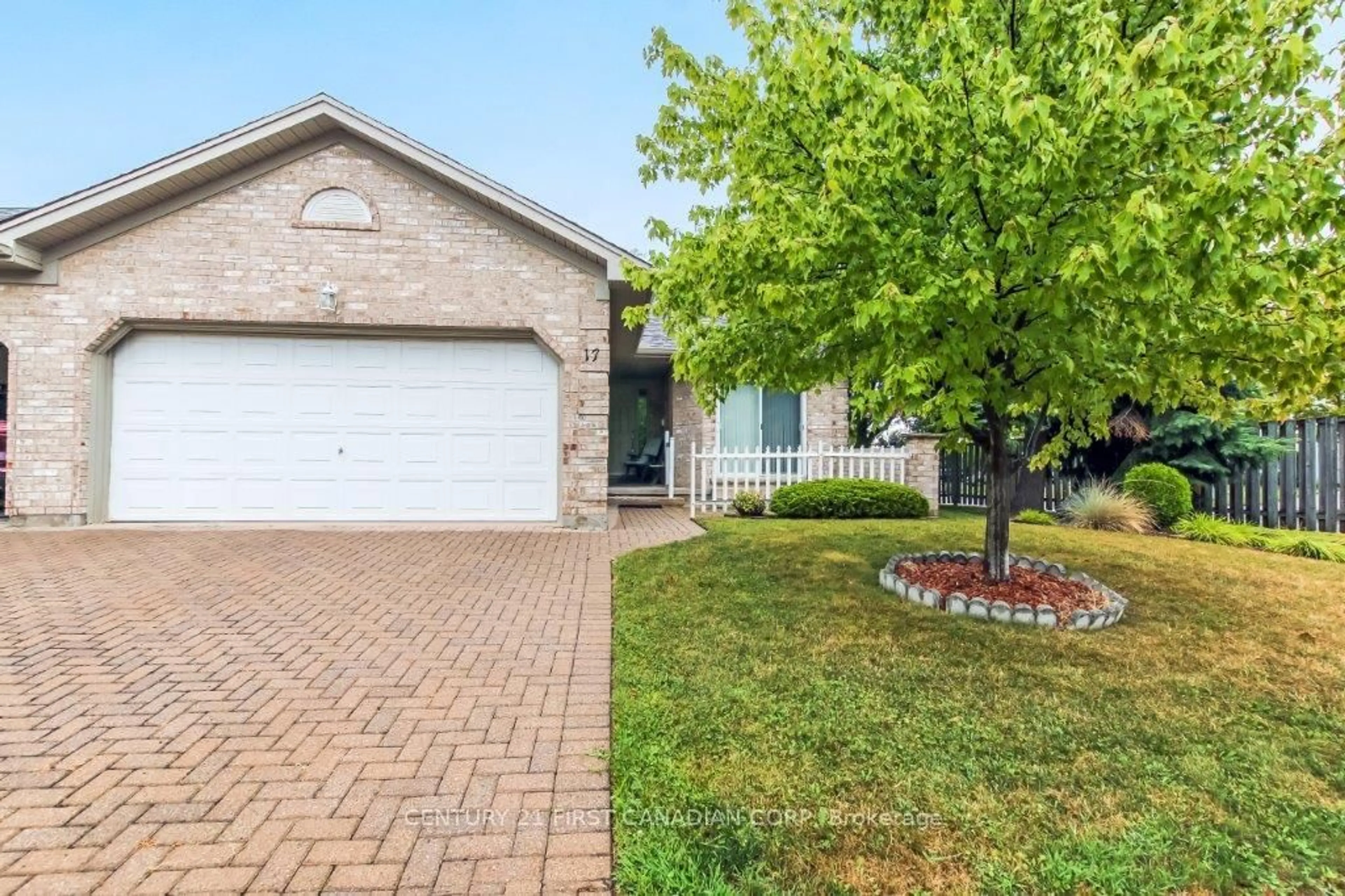 Home with brick exterior material, street for 825 Shelborne St #17, London South Ontario N5Z 5B7