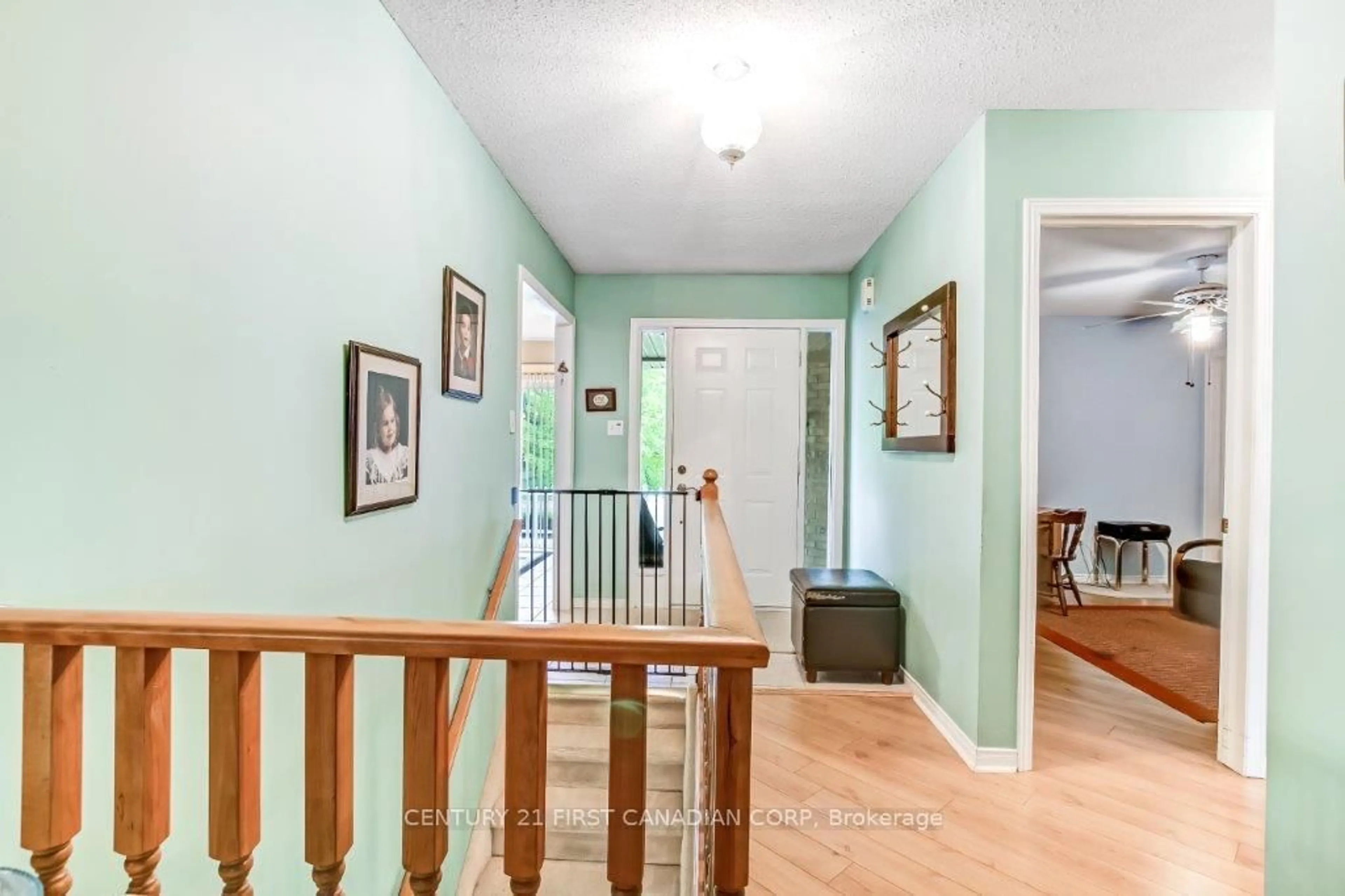 Indoor entryway for 825 Shelborne St #17, London South Ontario N5Z 5B7