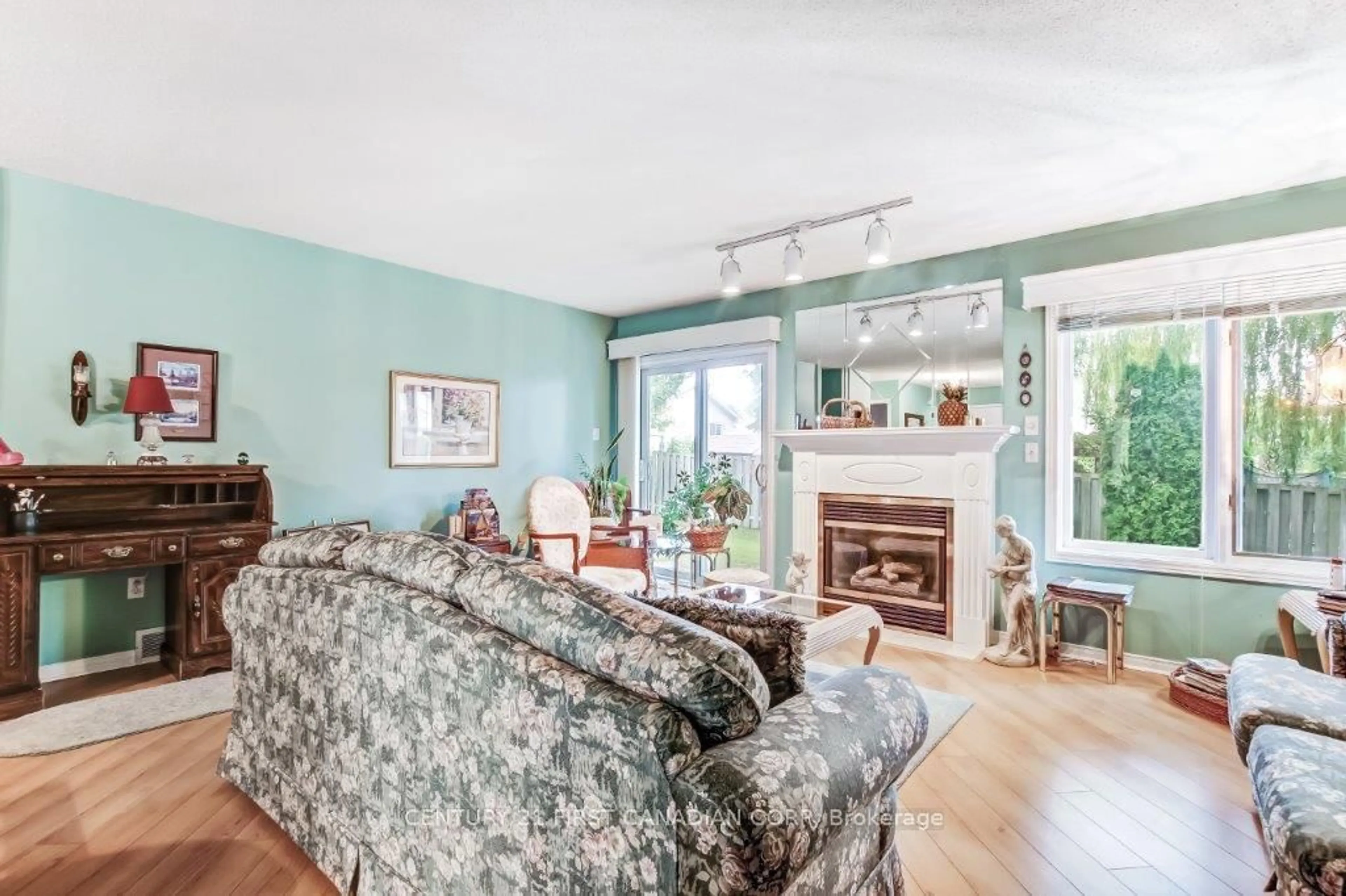 Living room with furniture, unknown for 825 Shelborne St #17, London South Ontario N5Z 5B7