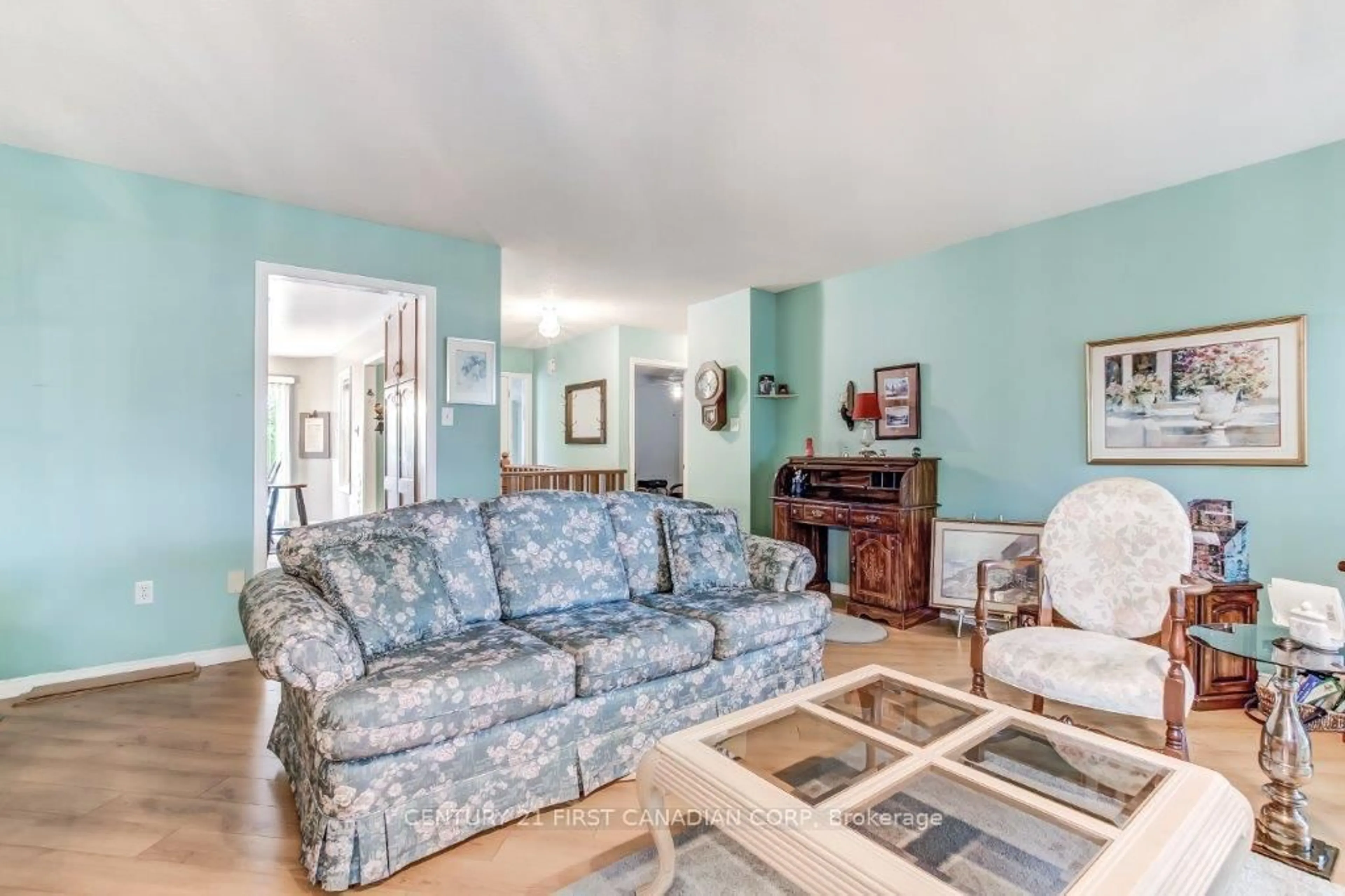 Living room with furniture, unknown for 825 Shelborne St #17, London South Ontario N5Z 5B7