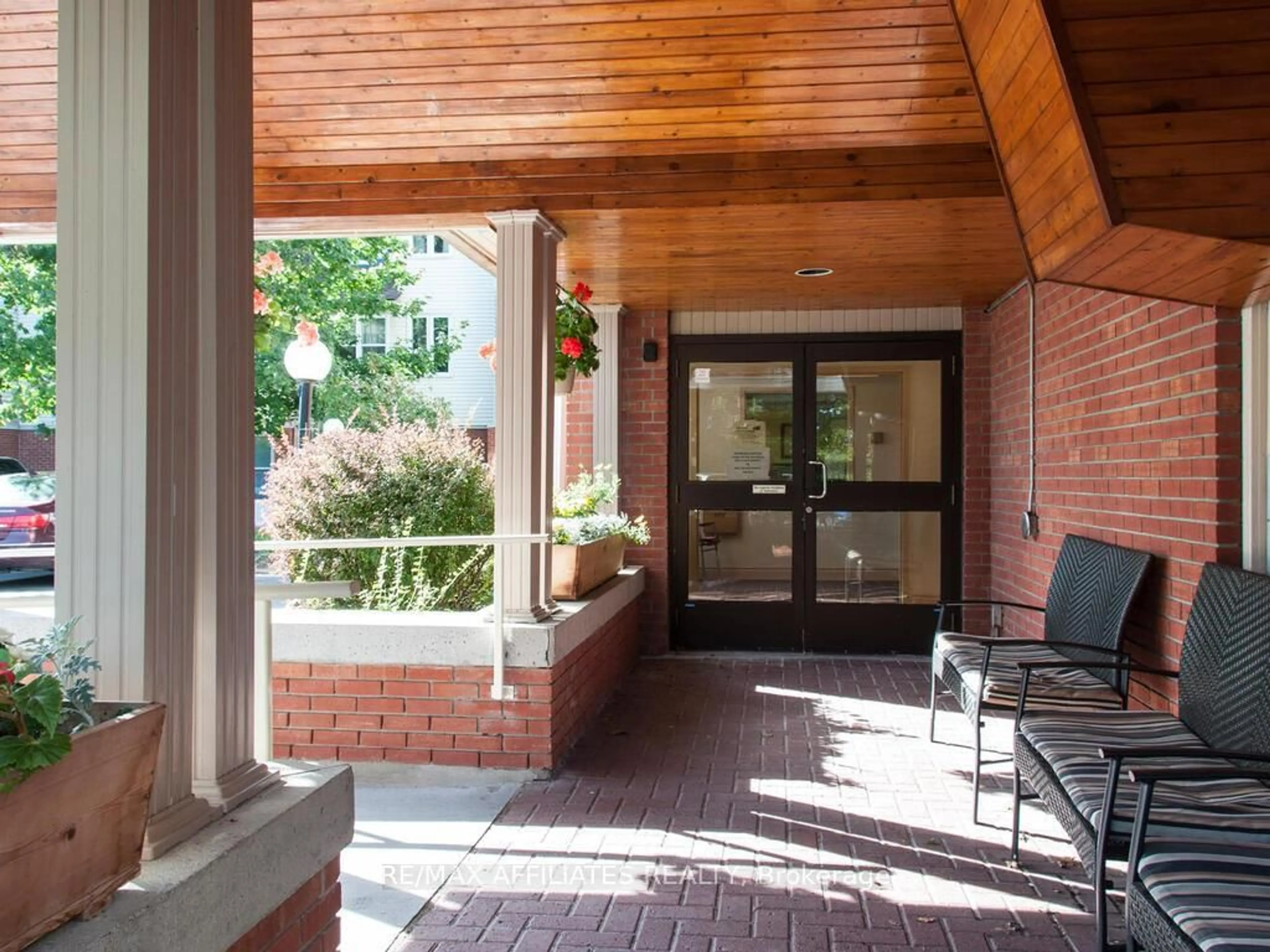 Patio, street for 848 Seyton Dr #137, Ottawa Ontario K2H 9G6