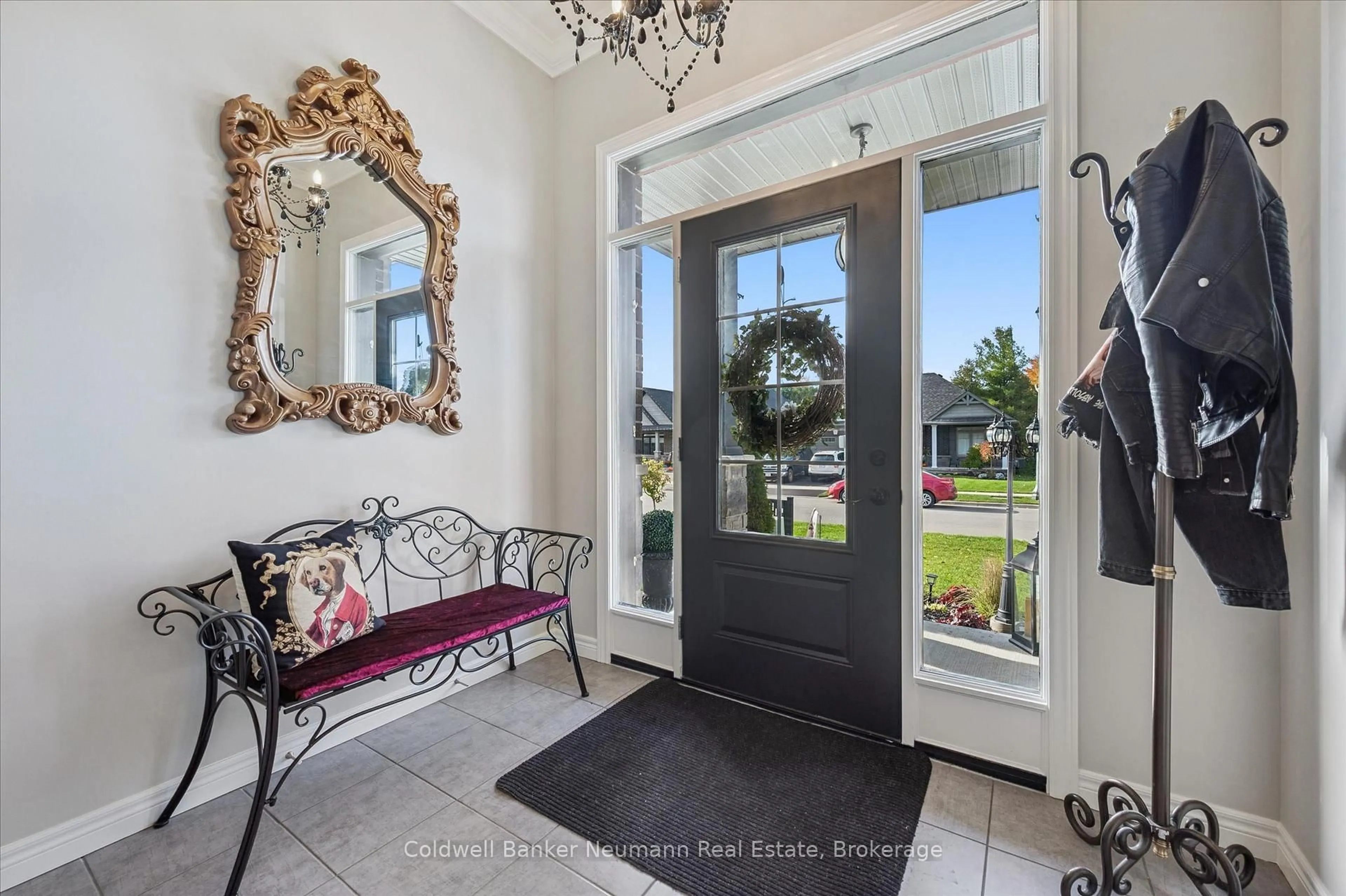 Indoor entryway for 84 Cutting Dr, Centre Wellington Ontario N0B 1S0