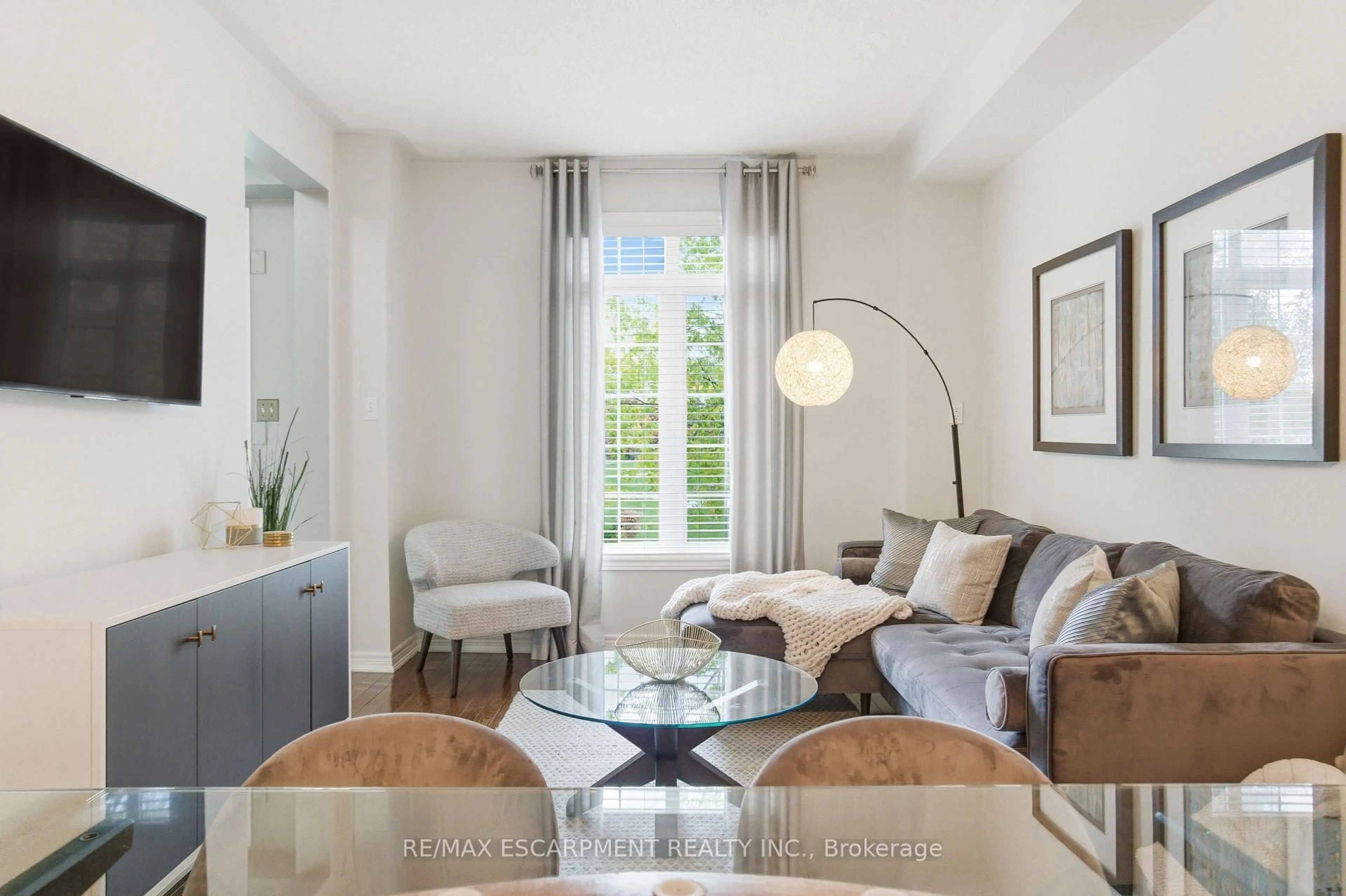 Living room with furniture, unknown for 80 Easthampton Rd, Hamilton Ontario L8E 6C4