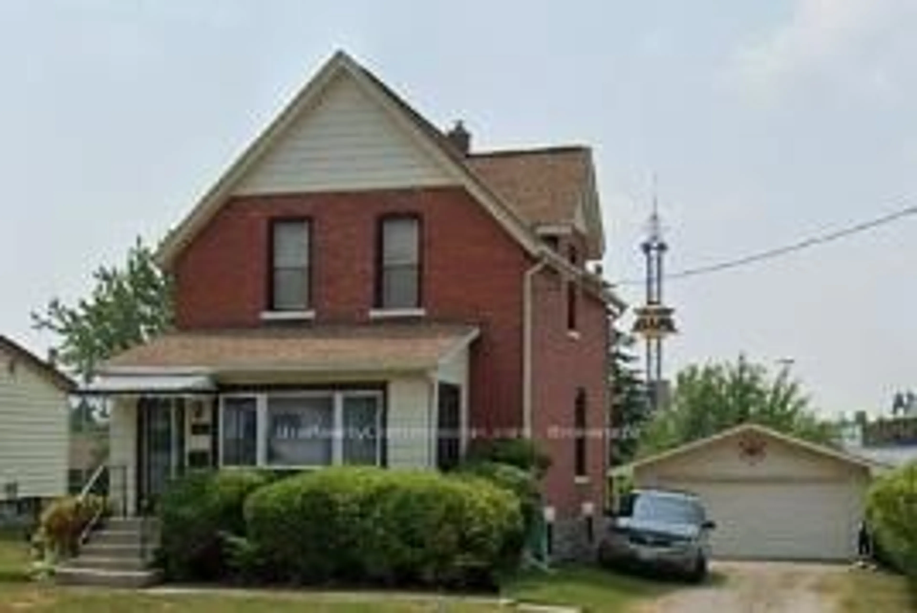 Home with brick exterior material, street for 94 Park Ave, St. Thomas Ontario N5R 4W1